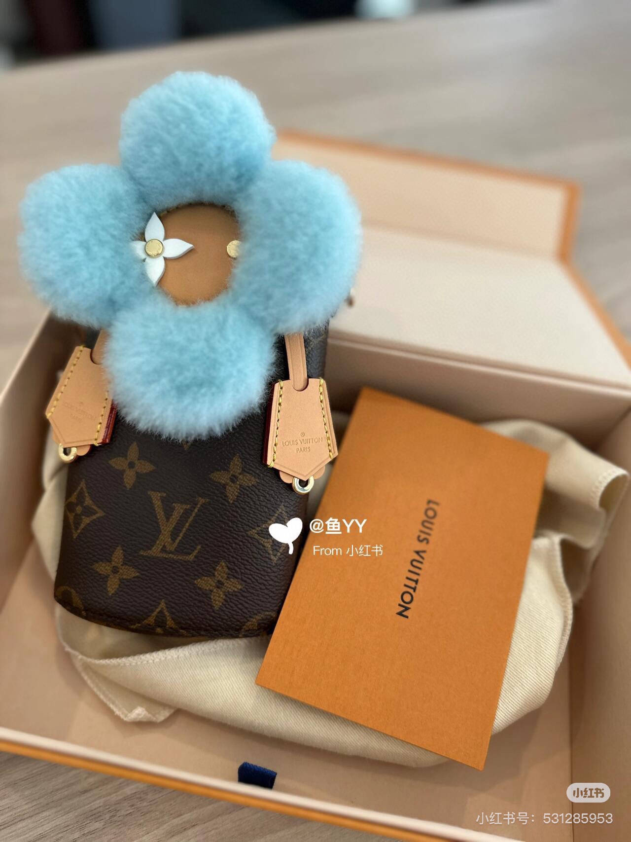 路易威登 Louis Vuitton 高定典藏名品高定成衣时装外套连衣裙衬衫T恤 #F9E95F84 3