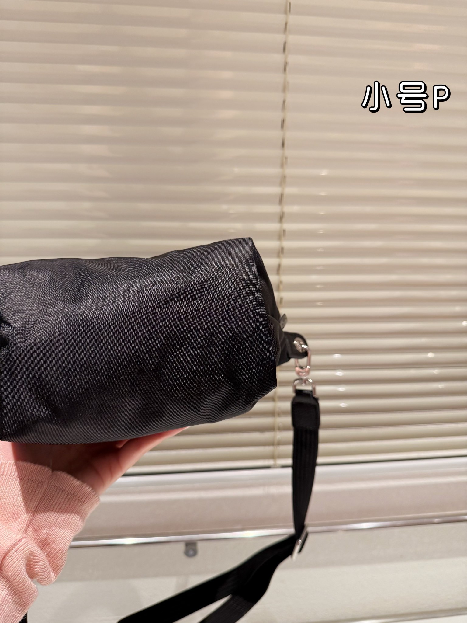 “Longchamp Le Pliage Collier Massaï: Waterproof Handbags with Unique Design for 70th Anniversary” - 图片 6