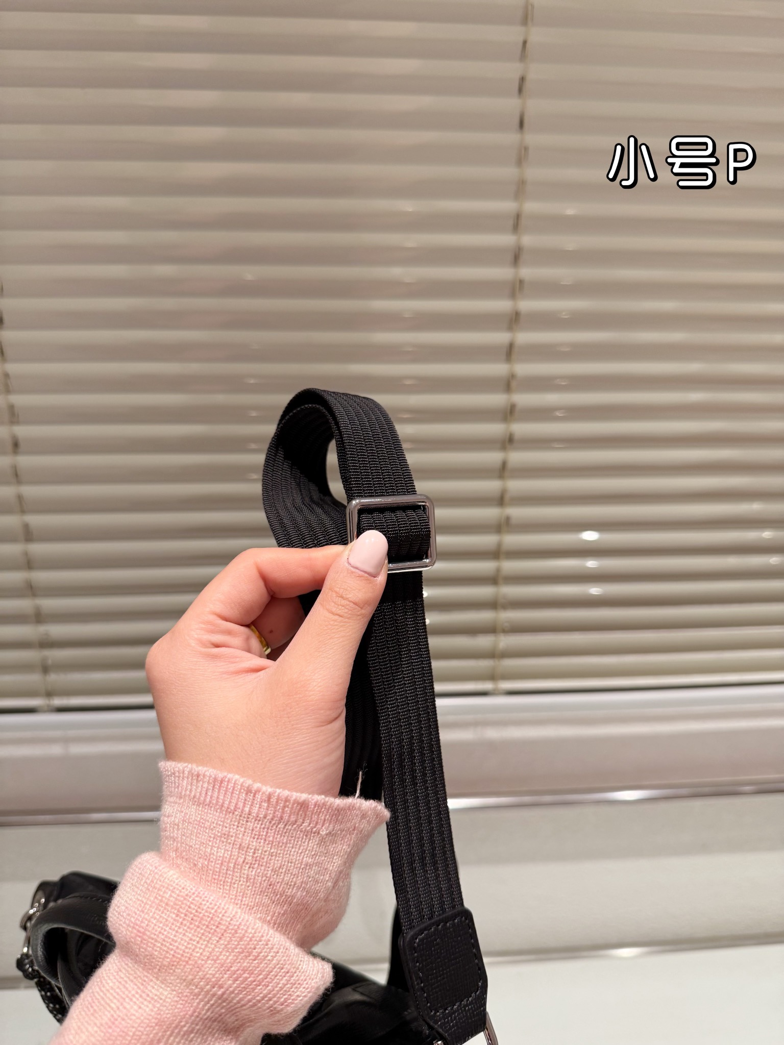 “Longchamp Le Pliage Collier Massaï: Waterproof Handbags with Unique Design for 70th Anniversary” - 图片 3