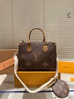 Lv onthego Original List🎁 Folding Gift Box Original List Quality Lv A/B-side raw materials onthego Mommy Bag Price-performance King This is a super bag type, inspired by the street brand that spoofs Lv, the past, Louis Vll litton will never It will step down from the altar, with a 1:1 quality season worth entering, with a huge shopping bag, not easy to deform, and the design of the big logo is super beautiful. In addition to holding it, I also thoughtfully added a medium-length shoulder strap, which can be said to be very good. It is very good at quality and instantly kills all low-end products in the market. The upper body is really elegant! Ruler 25 1 Lv onthego Original List🎁 Folding Gift Box Original List Quality Lv A/B-side raw materials onthego Mommy Bag Price-performance King This is a super bag type, inspired by the street brand that spoofs Lv, the past, Louis Vll litton will never It will step down from the altar, with a 1:1 quality season worth entering, with a huge shopping bag, not easy to deform, and the design of the big logo is super beautiful. In addition to holding it, I also thoughtfully added a medium-length shoulder strap, which can be said to be very good. It is very good at quality and instantly kills all low-end products in the market. The upper body is really elegant! Ruler 25