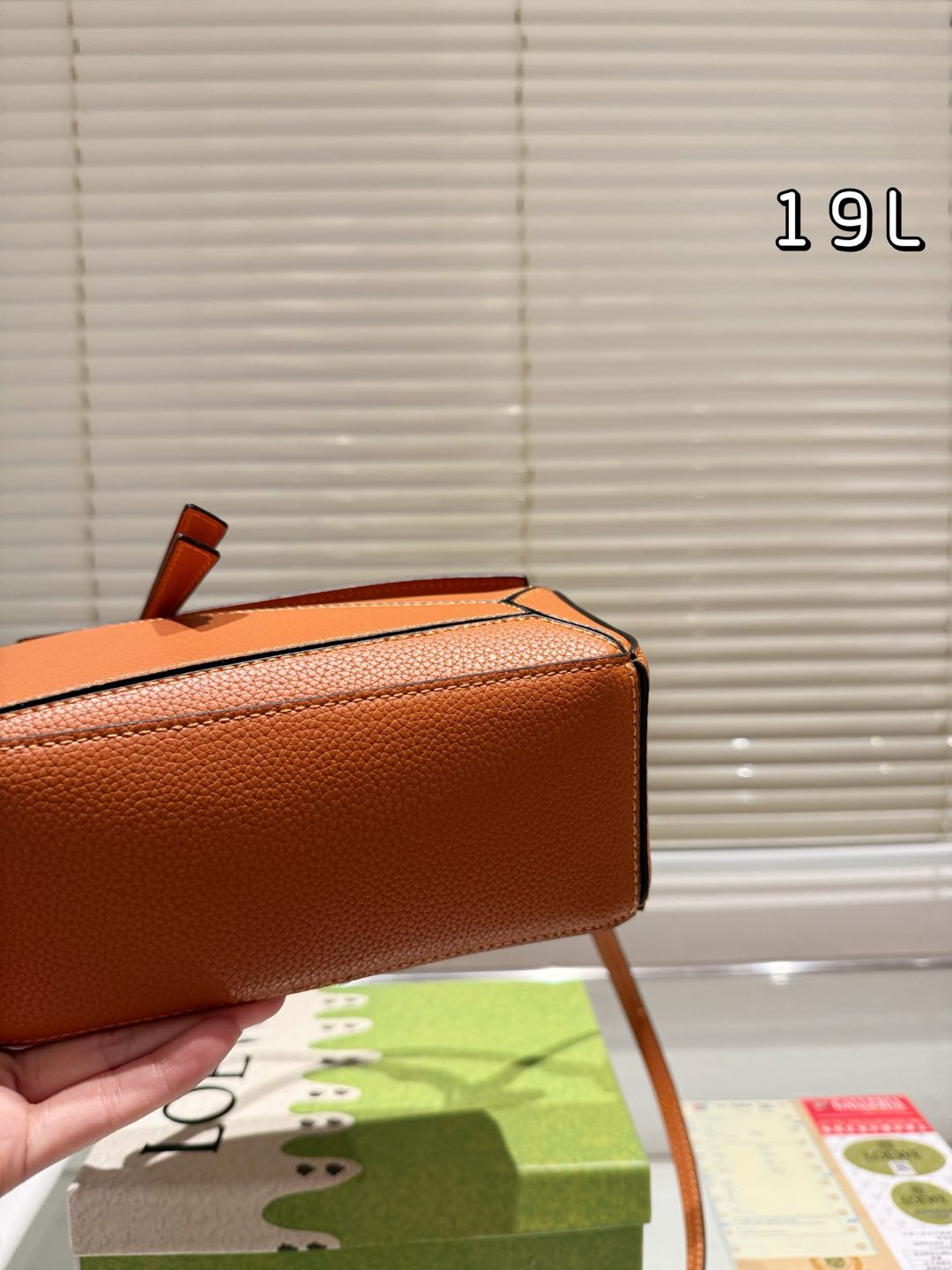 罗家 loewe 从此多一只 bag 罗家几何包家族的包粉们肯定都乐开了花,经典几何包又要凭借迷你包大肆吸粉啦 6