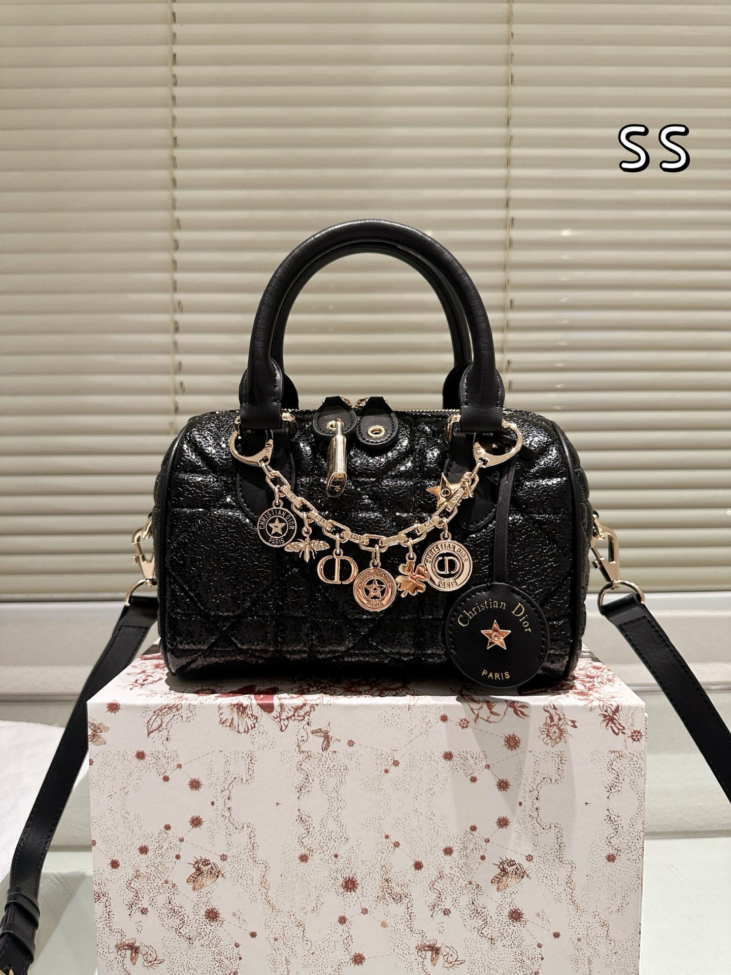 DIORgroove Bowling Bag, Cowhide Leather, 20cm - Mini, Chic, and Durable