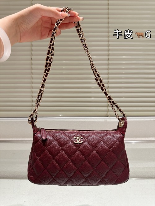 Chanel 25A Burgundy Leather Shoulder Bag, 22 x 11 cm 1 Chanel 25A Burgundy Leather Shoulder Bag, 22 x 11 cm