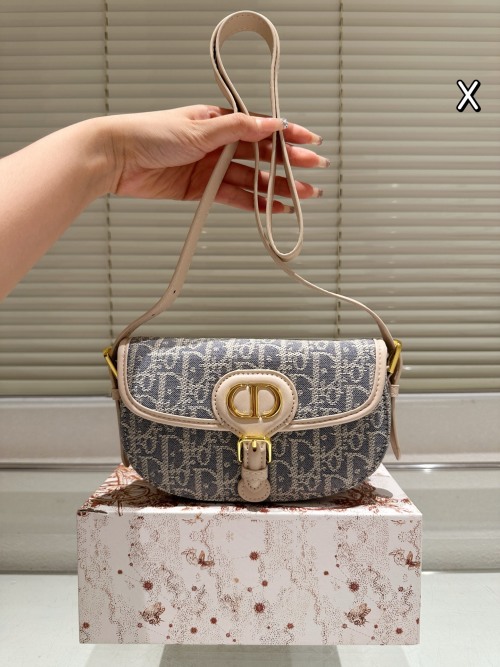 Diro Woven Straw Lunch Box Bag Half-Moon Handbag, 20 x 12cm, Elegant Design 1 Diro Woven Straw Lunch Box Bag Half-Moon Handbag, 20 x 12cm, Elegant Design