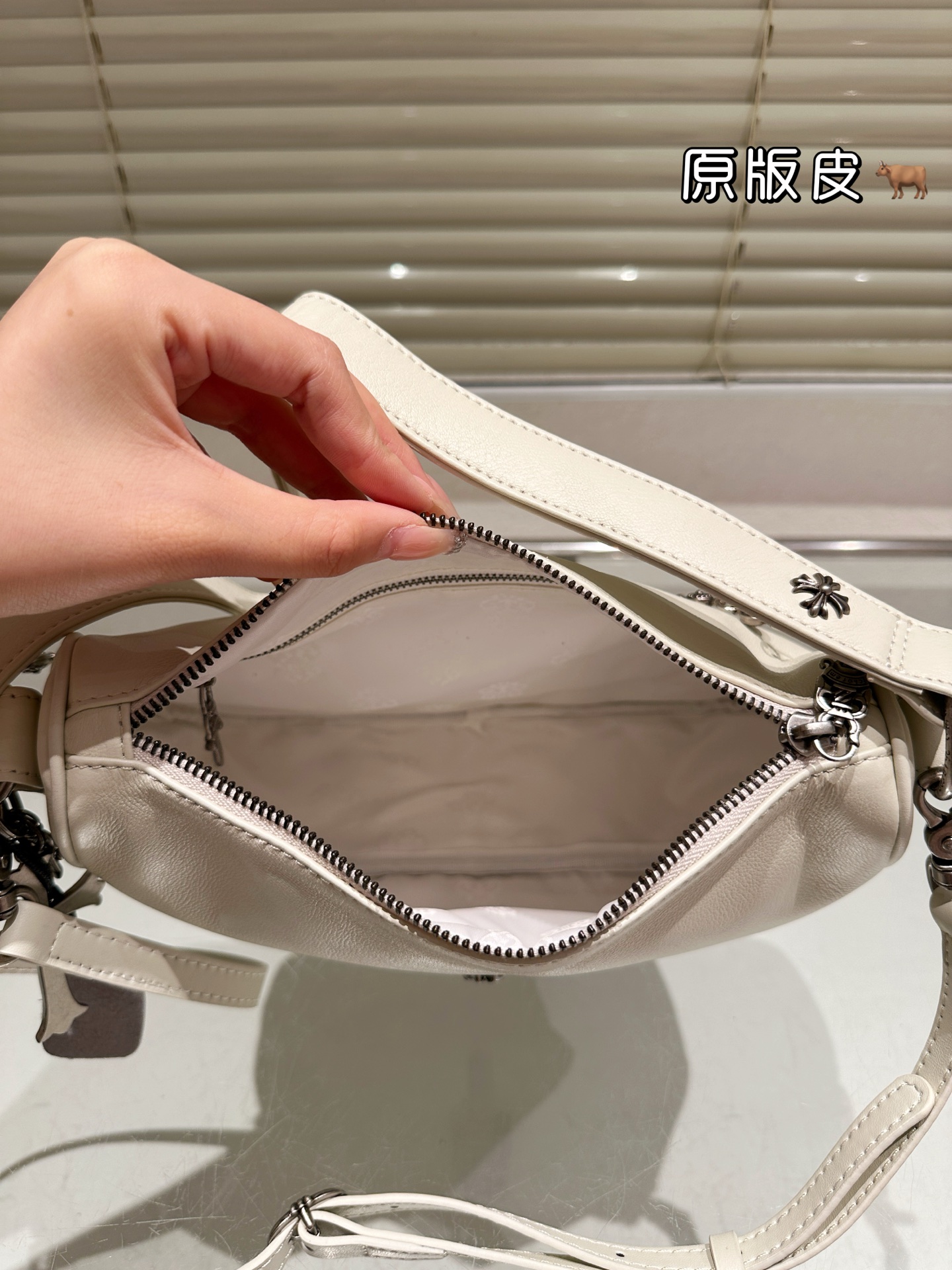 Chrome Hearts Top-Class Leather Handbag with Super Elastic Hardware and Top-Level Workmanship - 图片 9
