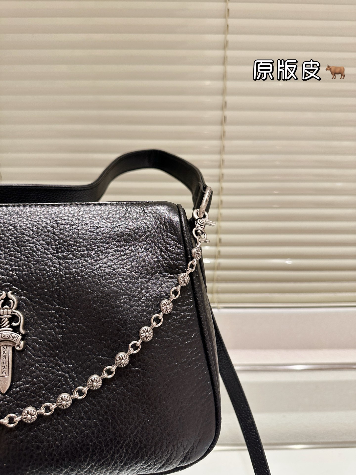 “Chrome Hearts Top-Class Leather Handbag with Premium Hardware and Detailing” - 图片 3
