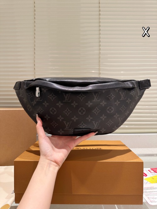 Louis Vuitton Men's Discovery Bumbag Monogram Shadow Leather waist Bag 1 Louis Vuitton Men's Discovery Bumbag Monogram Shadow Leather waist Bag