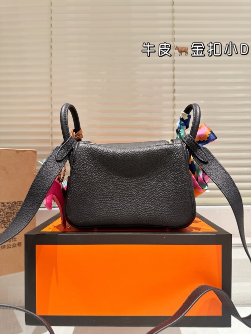 Hermes Lindy Bag, Top Grain Leather Shoulder Bag, Gold Hardware - 19 cm 1 Hermes Lindy Bag, Top Grain Leather Shoulder Bag, Gold Hardware - 19 cm