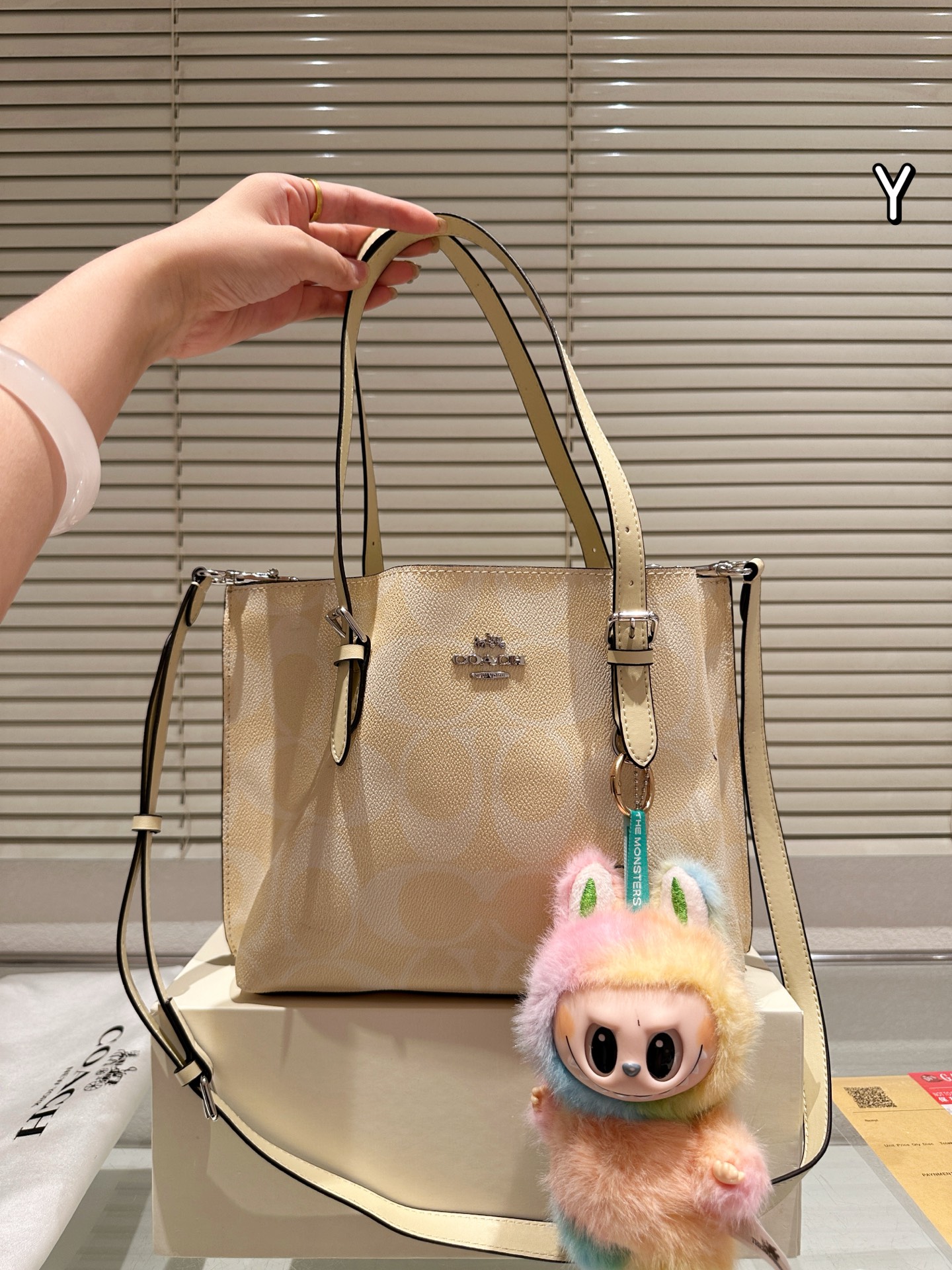 (Con colgante) COACH Coach | Serie Mollie Bucket, el bolso cubo siempre ha sido un clásico, un tipo de bolso común. Coa…