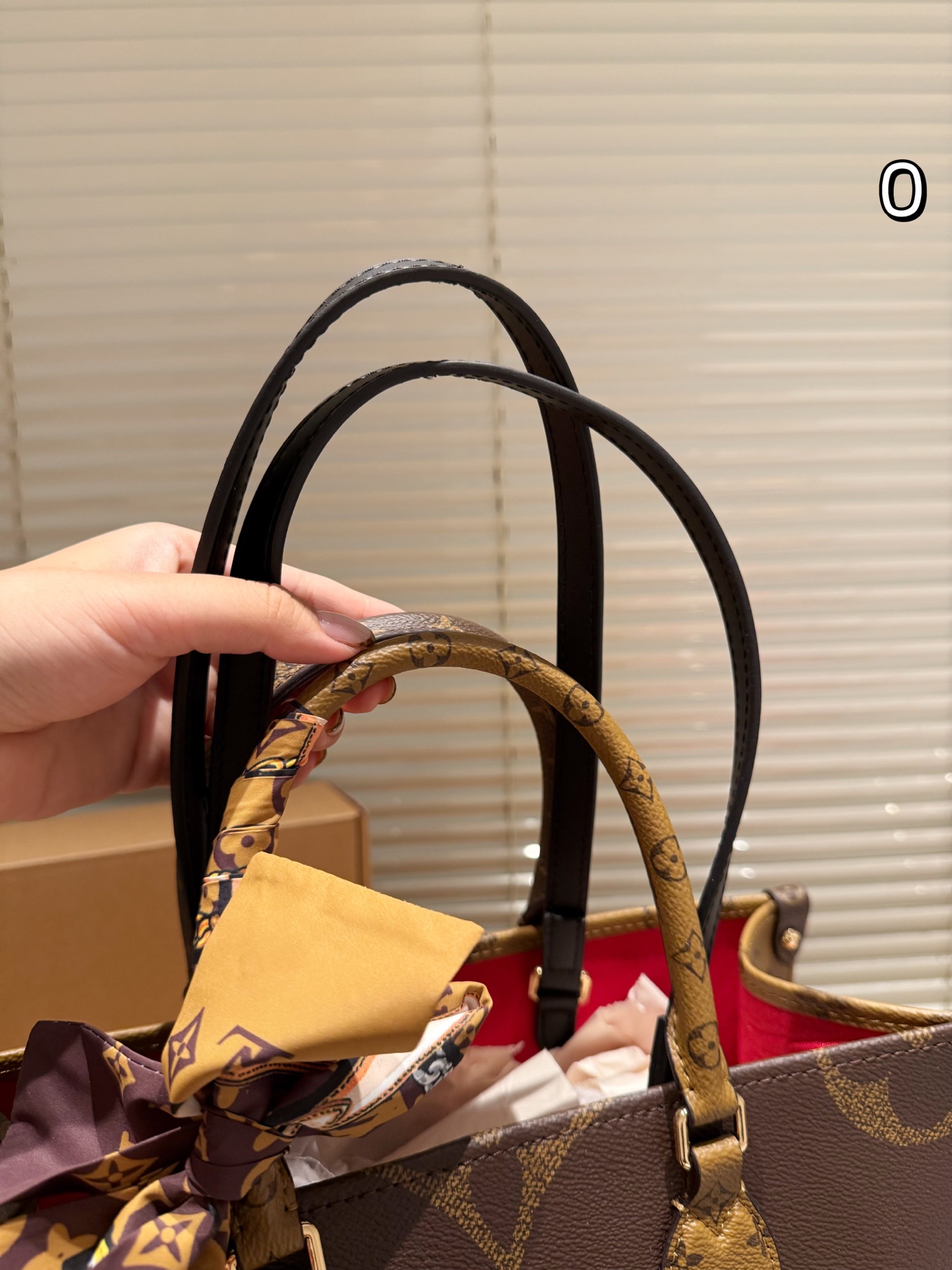 Louis Vuitton Onthego 36cm Bolso Tote con Pañuelo, Diseño Clásico y Espacioso 3 i1757951252992 1284 0 1