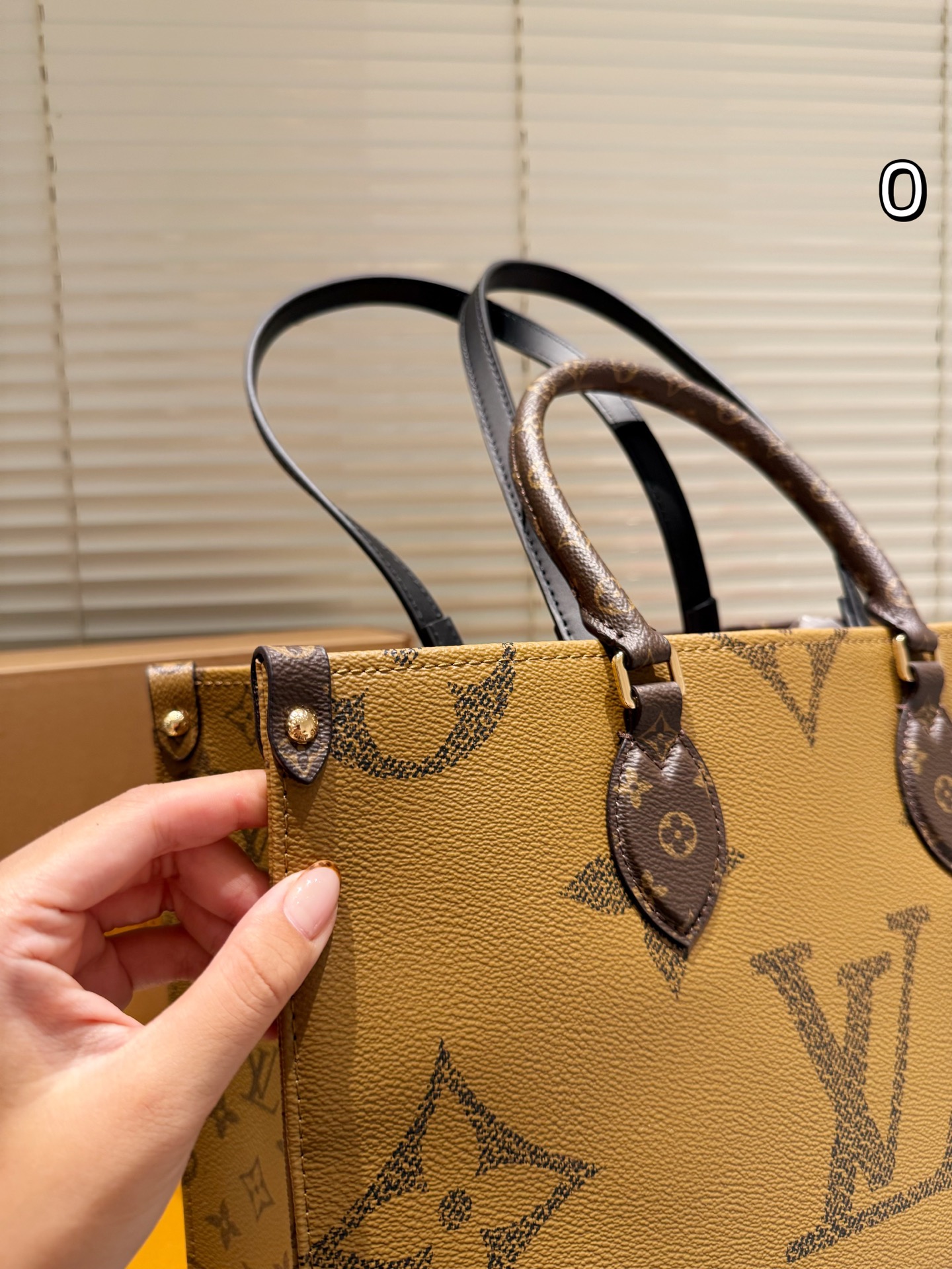 Louis Vuitton Onthego 36cm Bolso Tote con Pañuelo, Diseño Clásico y Espacioso 9 i1757951255692 4479 0 7