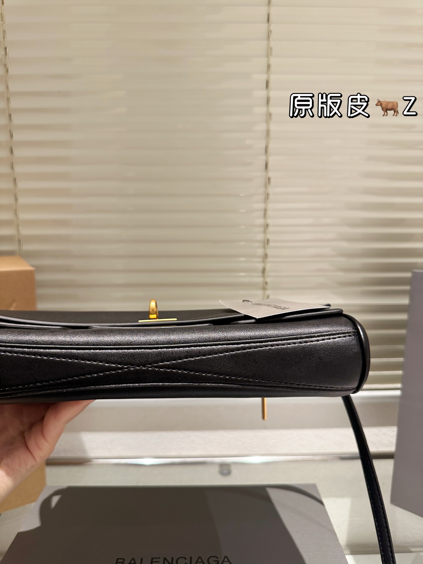 Bolso Belair Balenciaga de Piel Genuina, Diseño Práctico y Elegante 9 i1758293748326 4170 0 7