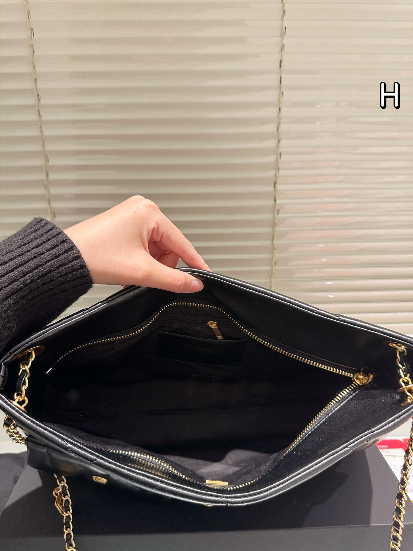 大人気偽物 トートバッグ ロゴ カーフスキン