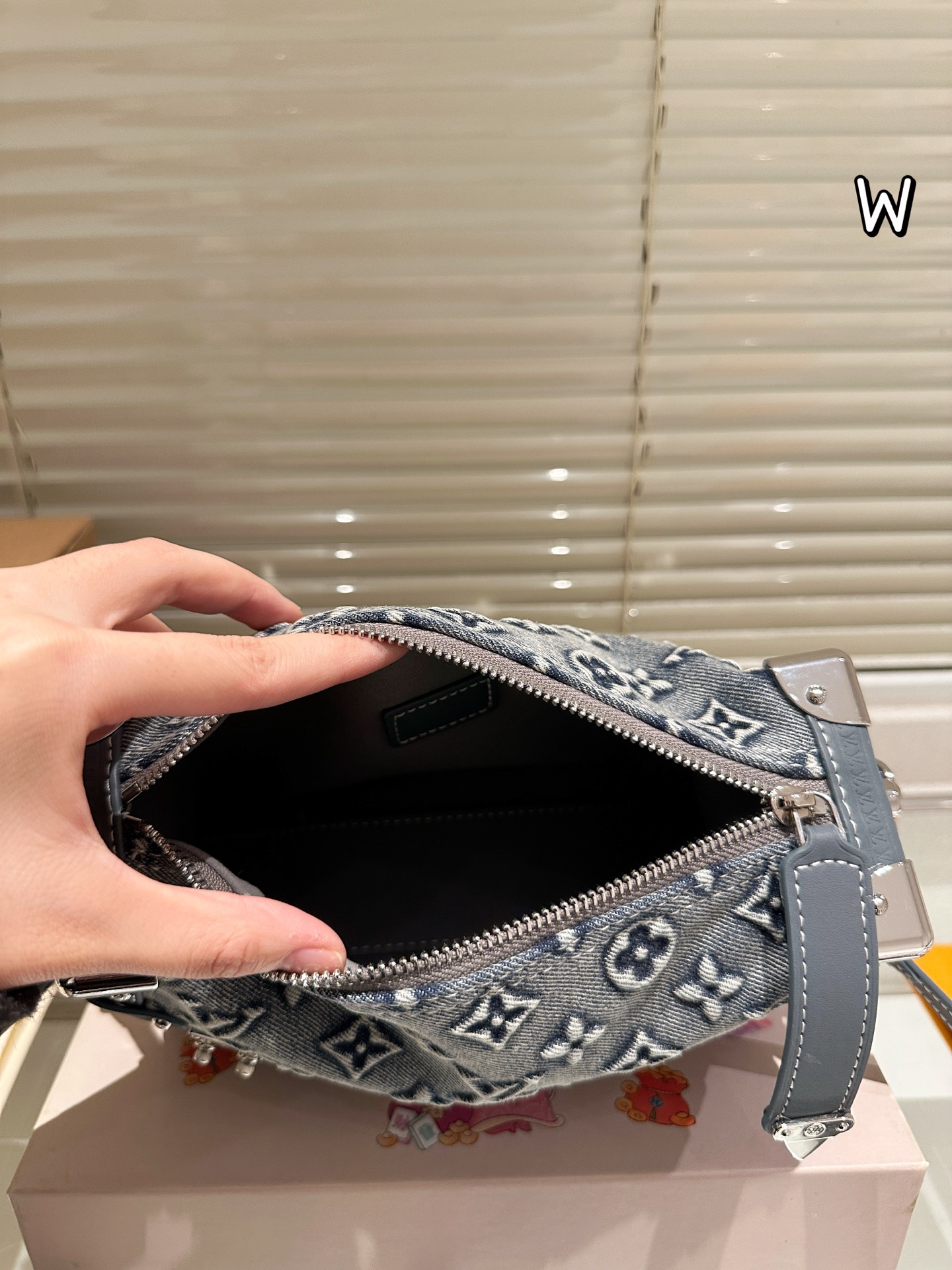 大人気偽物 トートバッグ ロゴ カーフスキン