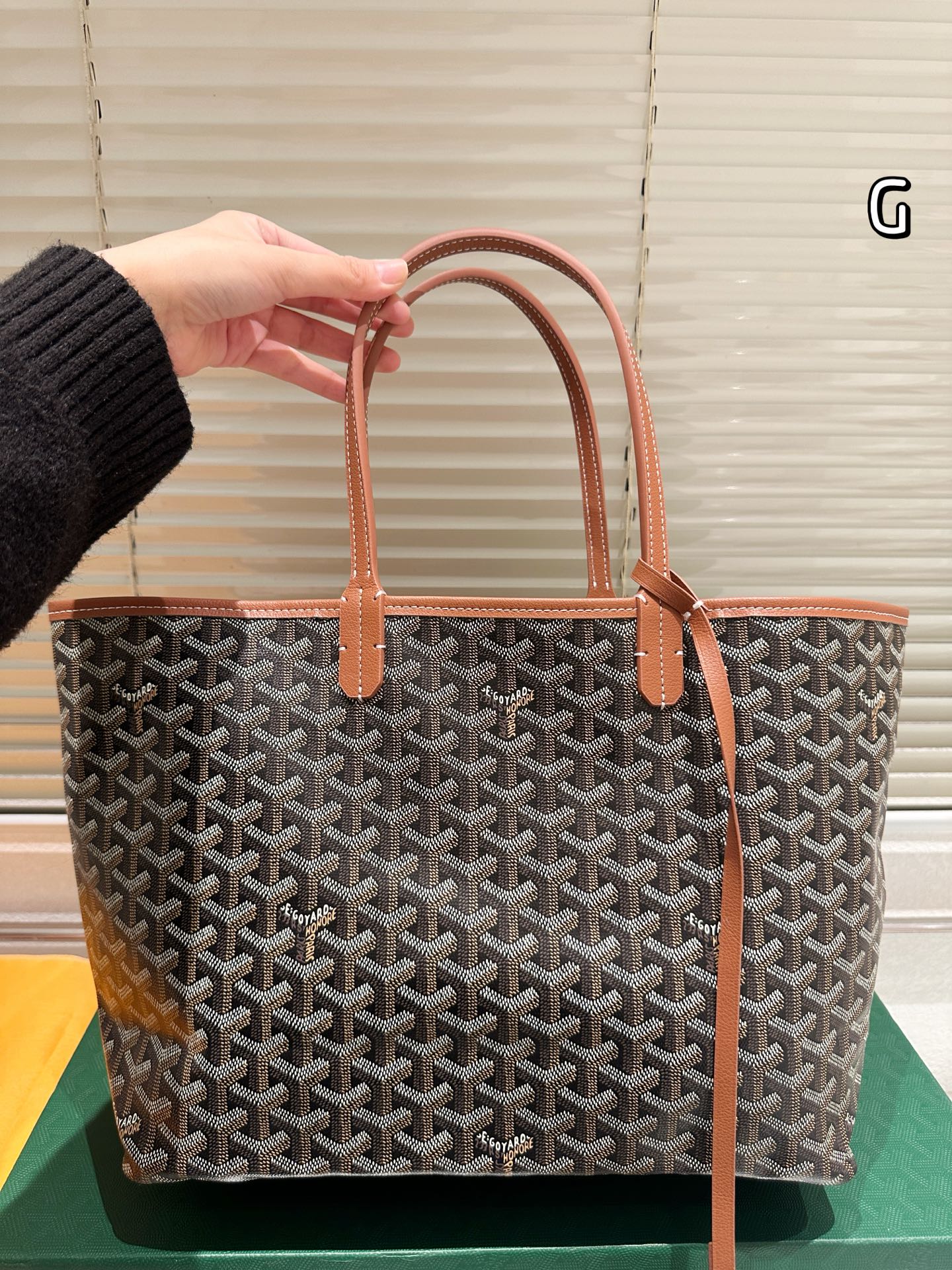 大人気偽物 トートバッグ ロゴ カーフスキン