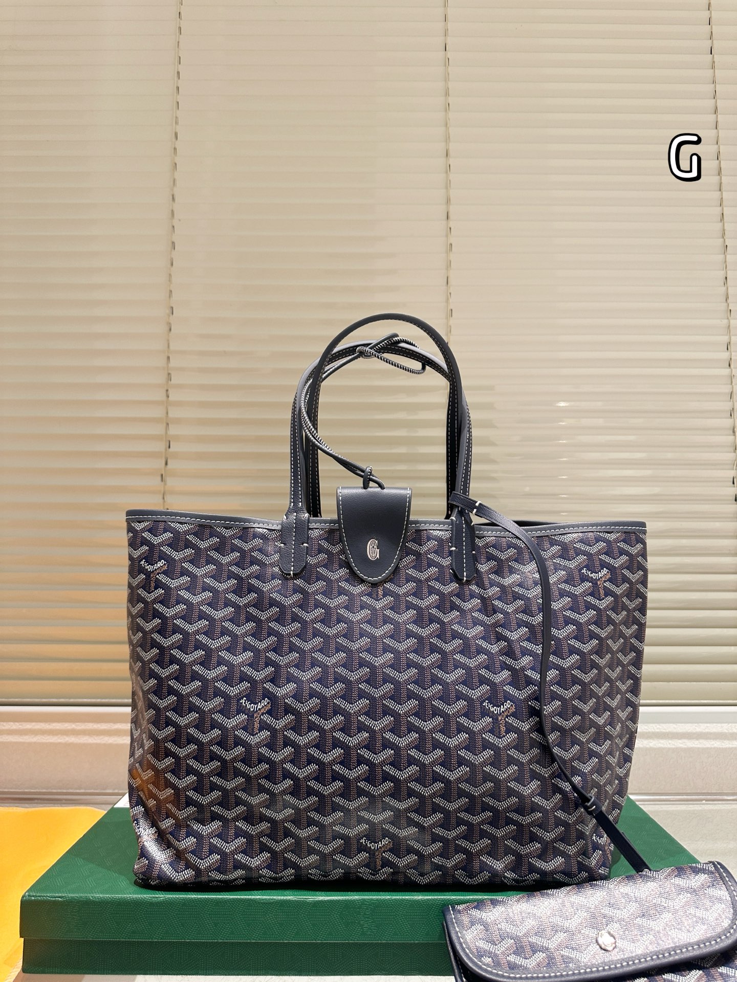 大人気偽物 トートバッグ ロゴ カーフスキン