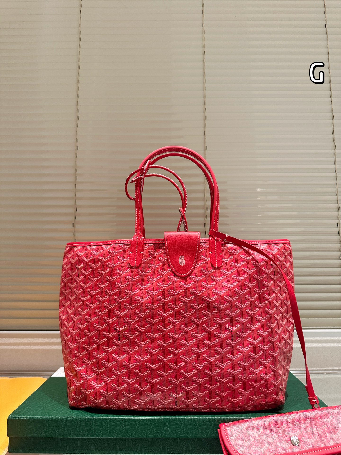 大人気偽物 トートバッグ ロゴ カーフスキン