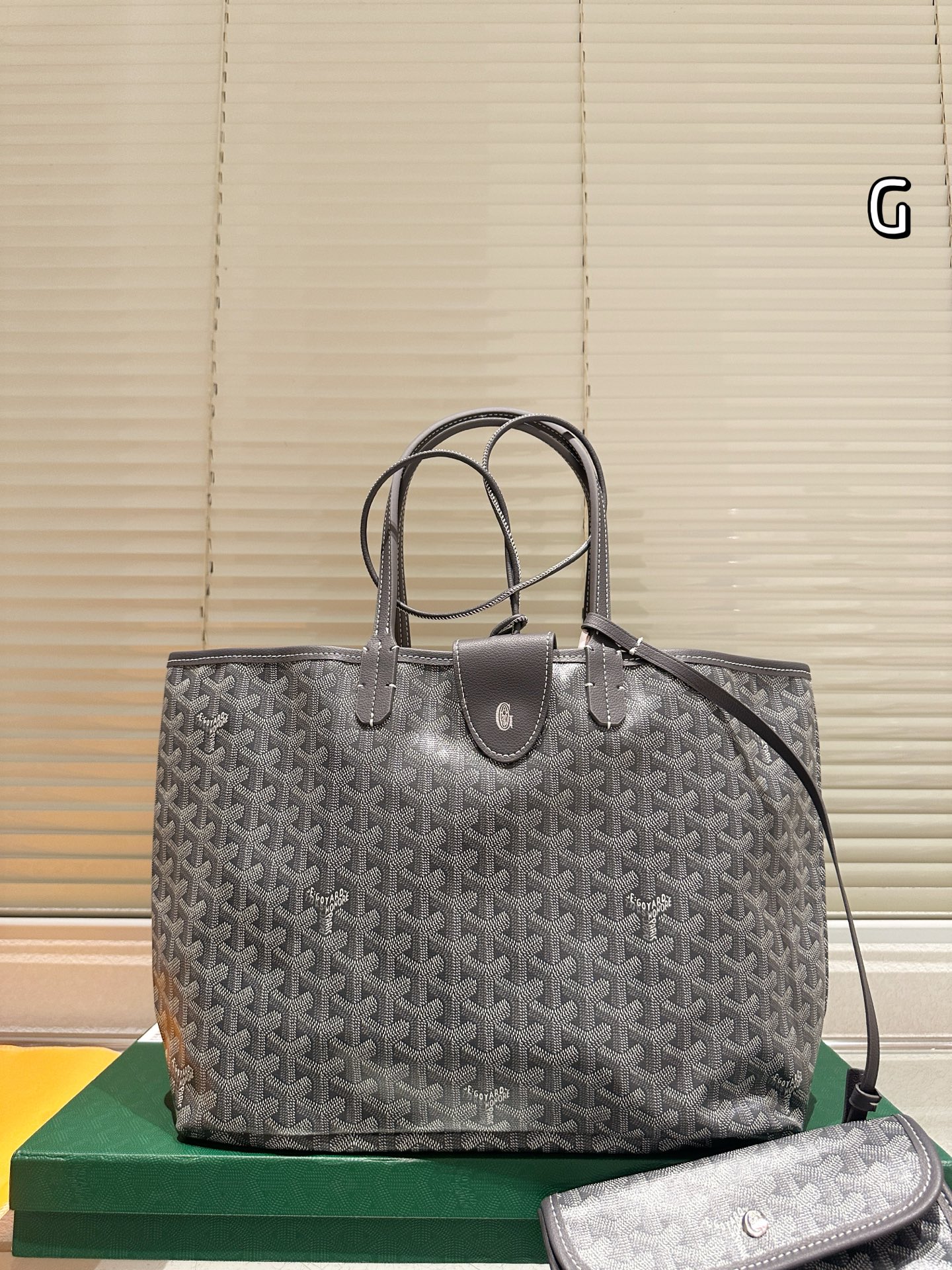 大人気偽物 トートバッグ ロゴ カーフスキン