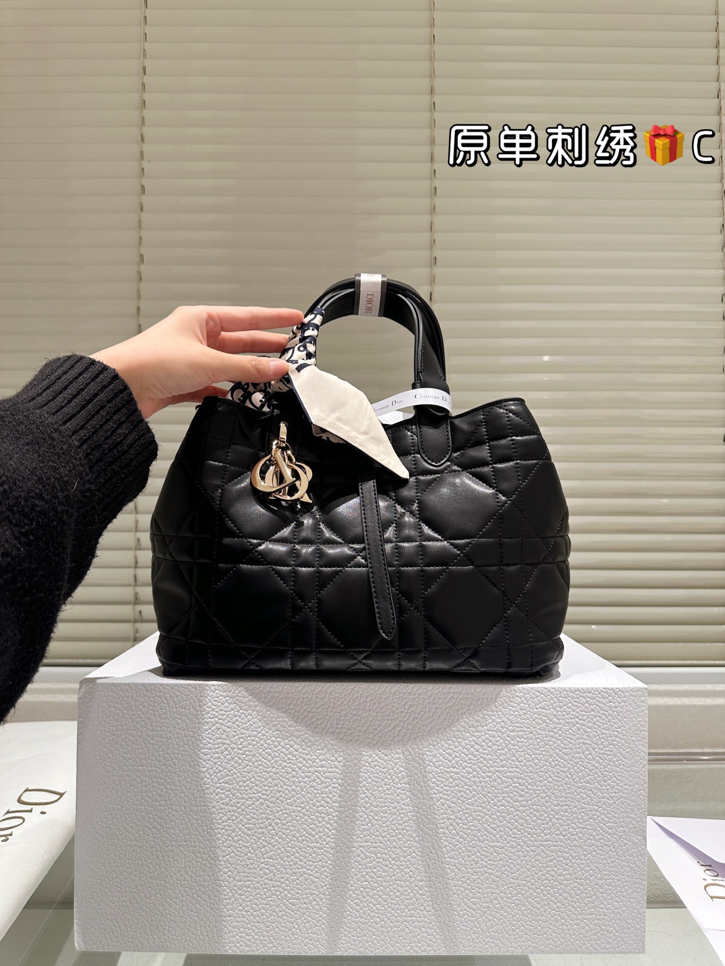 大人気偽物 トートバッグ ロゴ カーフスキン