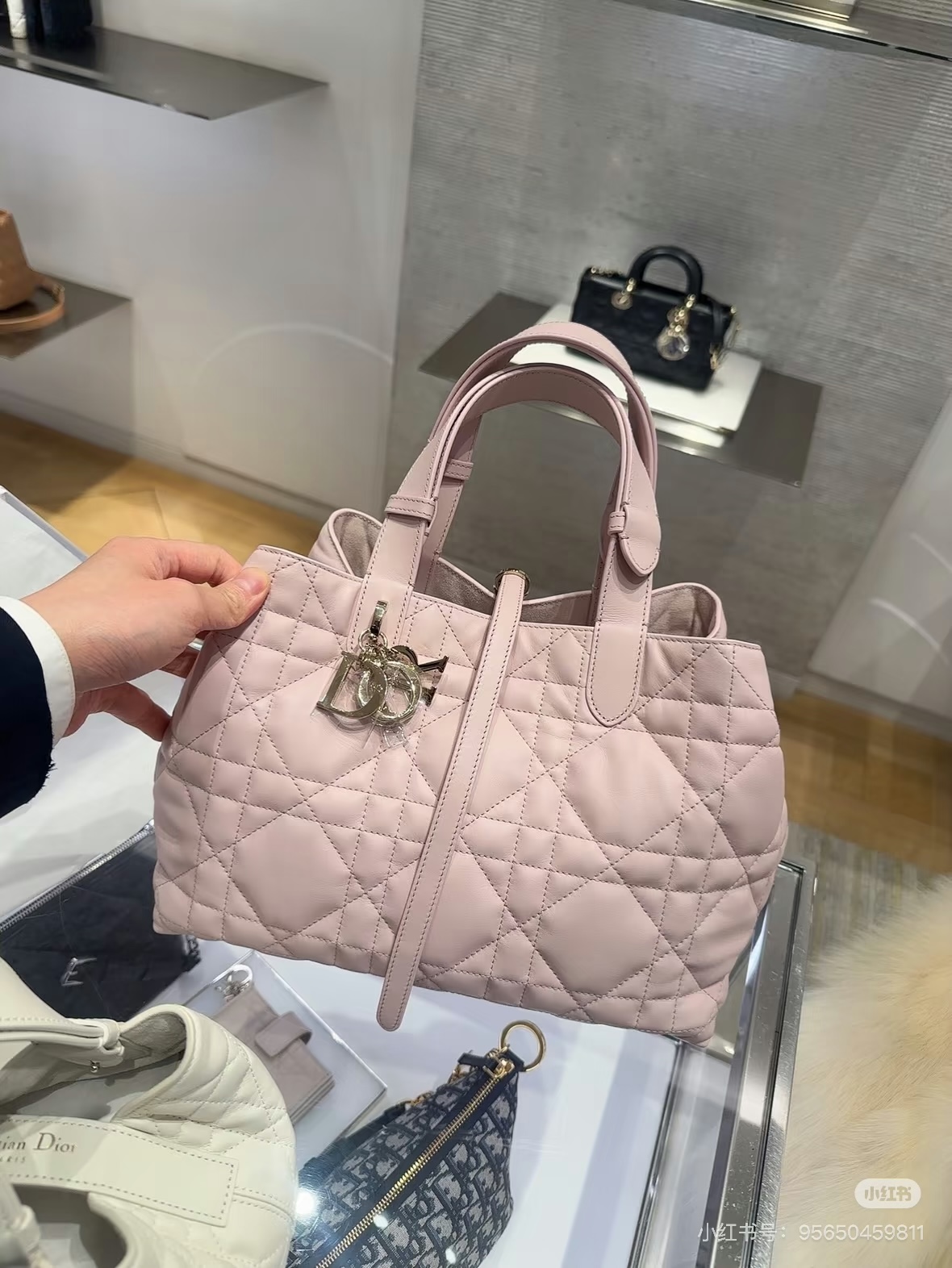 大人気偽物 トートバッグ ロゴ カーフスキン