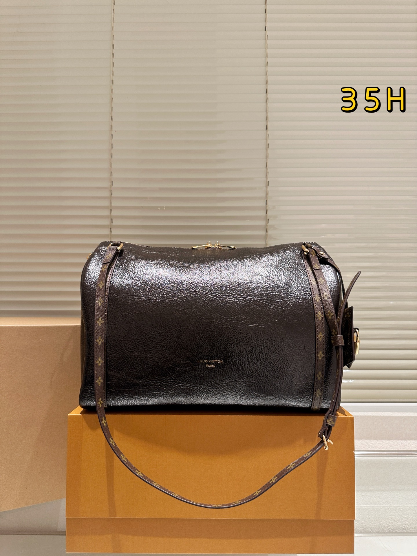 大人気偽物 トートバッグ ロゴ カーフスキン