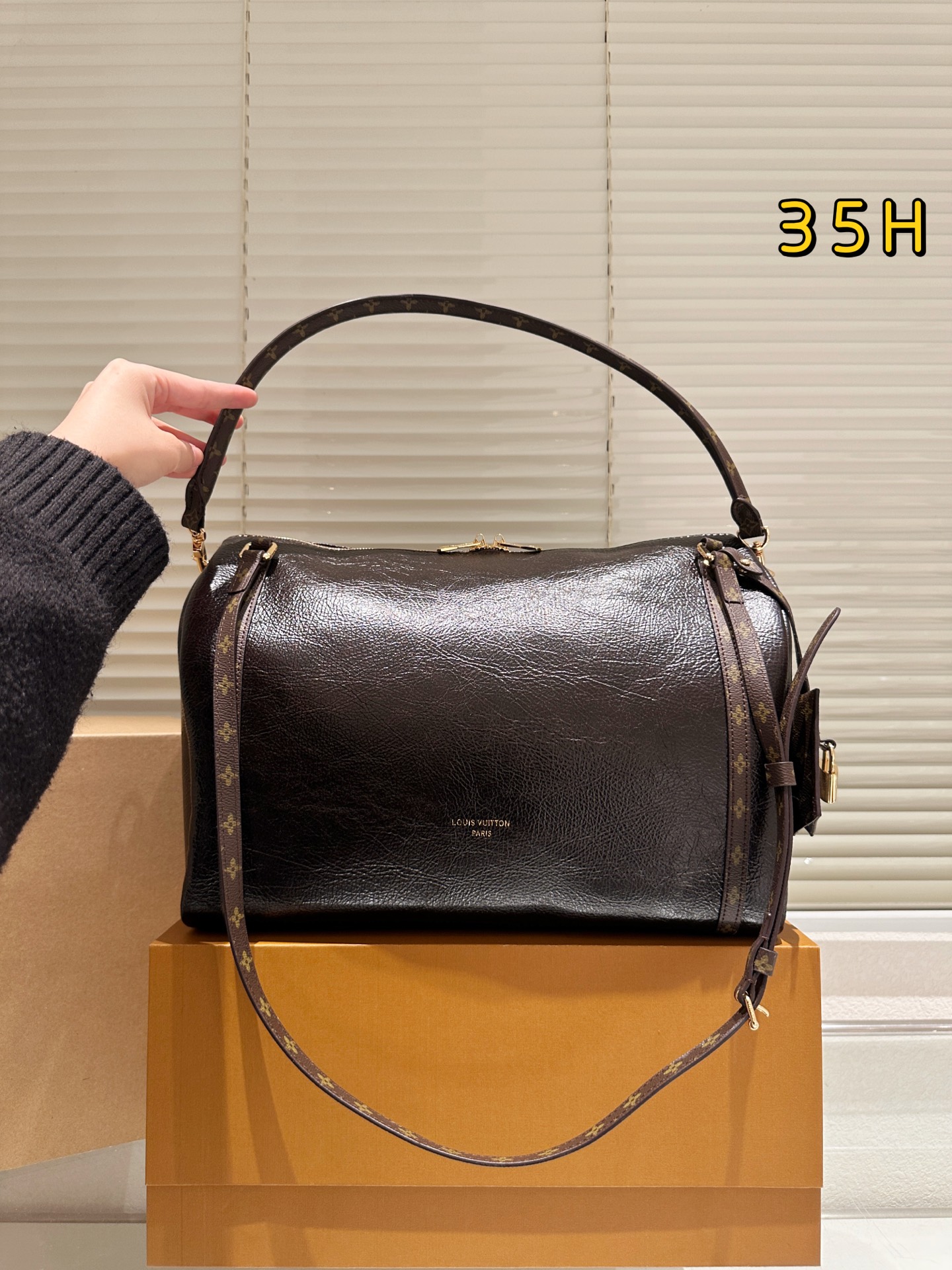 大人気偽物 トートバッグ ロゴ カーフスキン