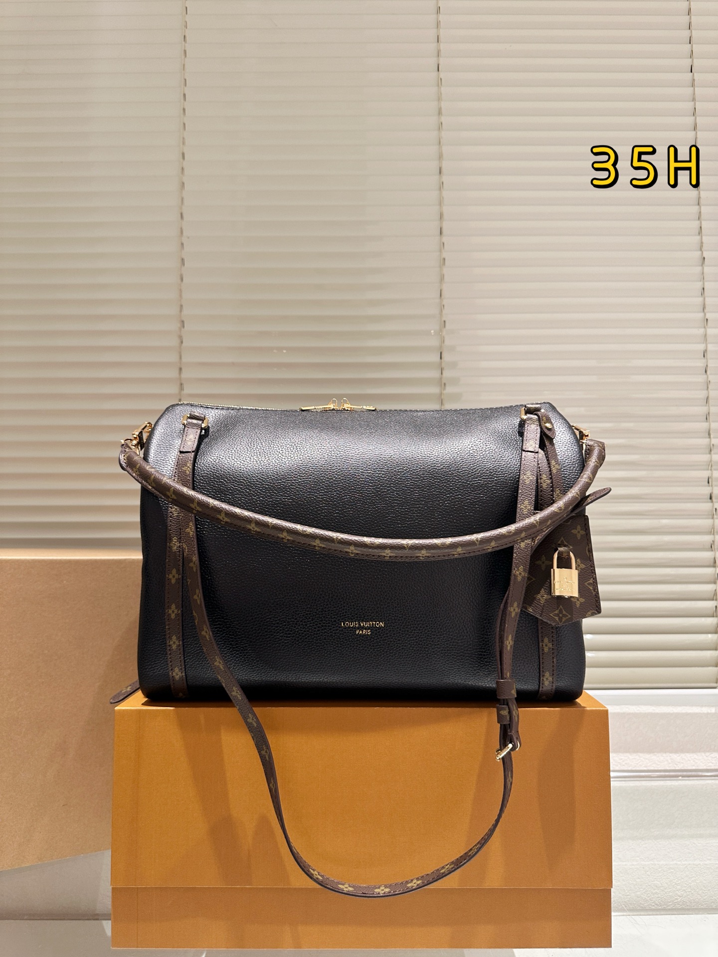 大人気偽物 トートバッグ ロゴ カーフスキン