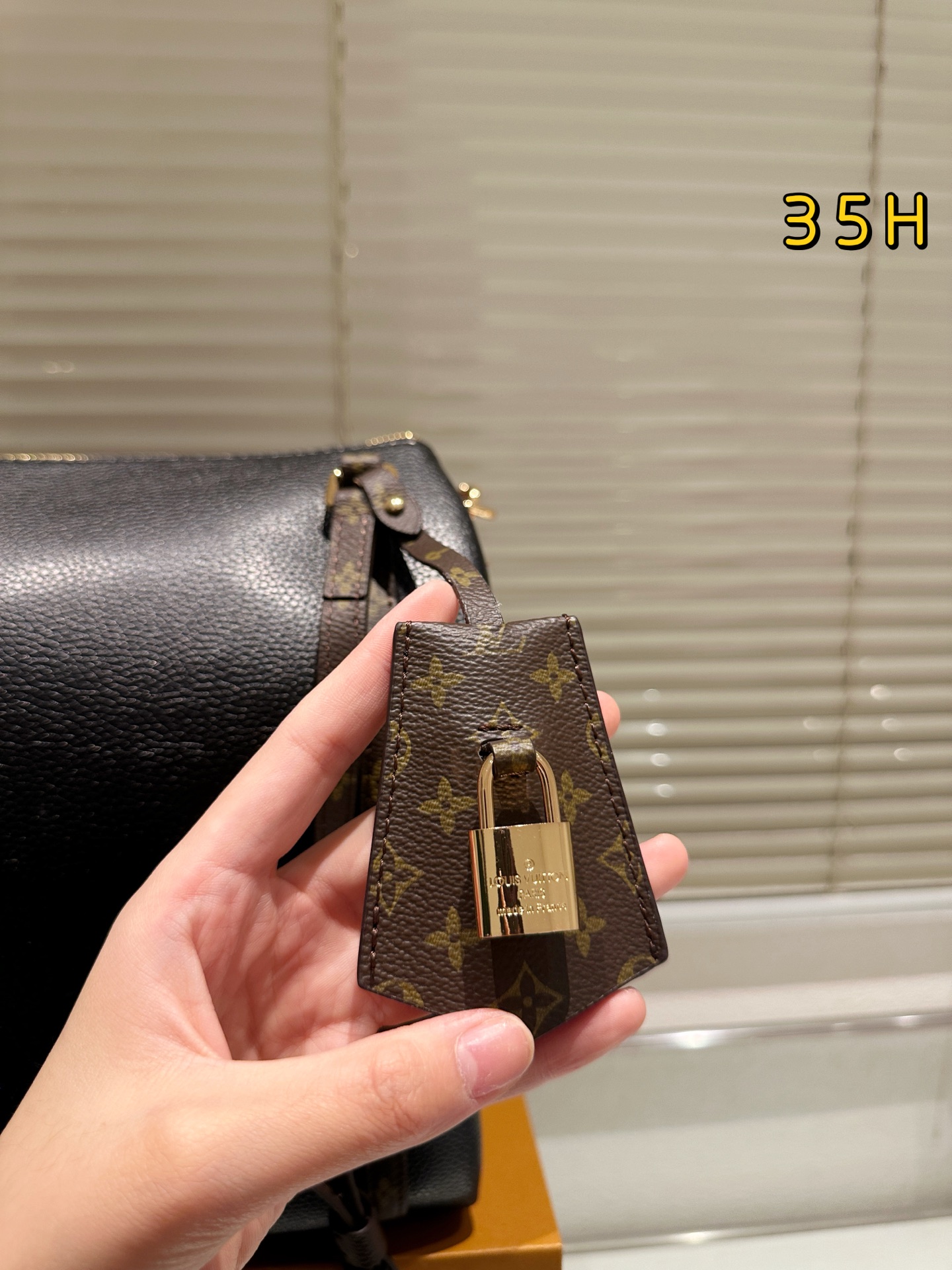 大人気偽物 トートバッグ ロゴ カーフスキン