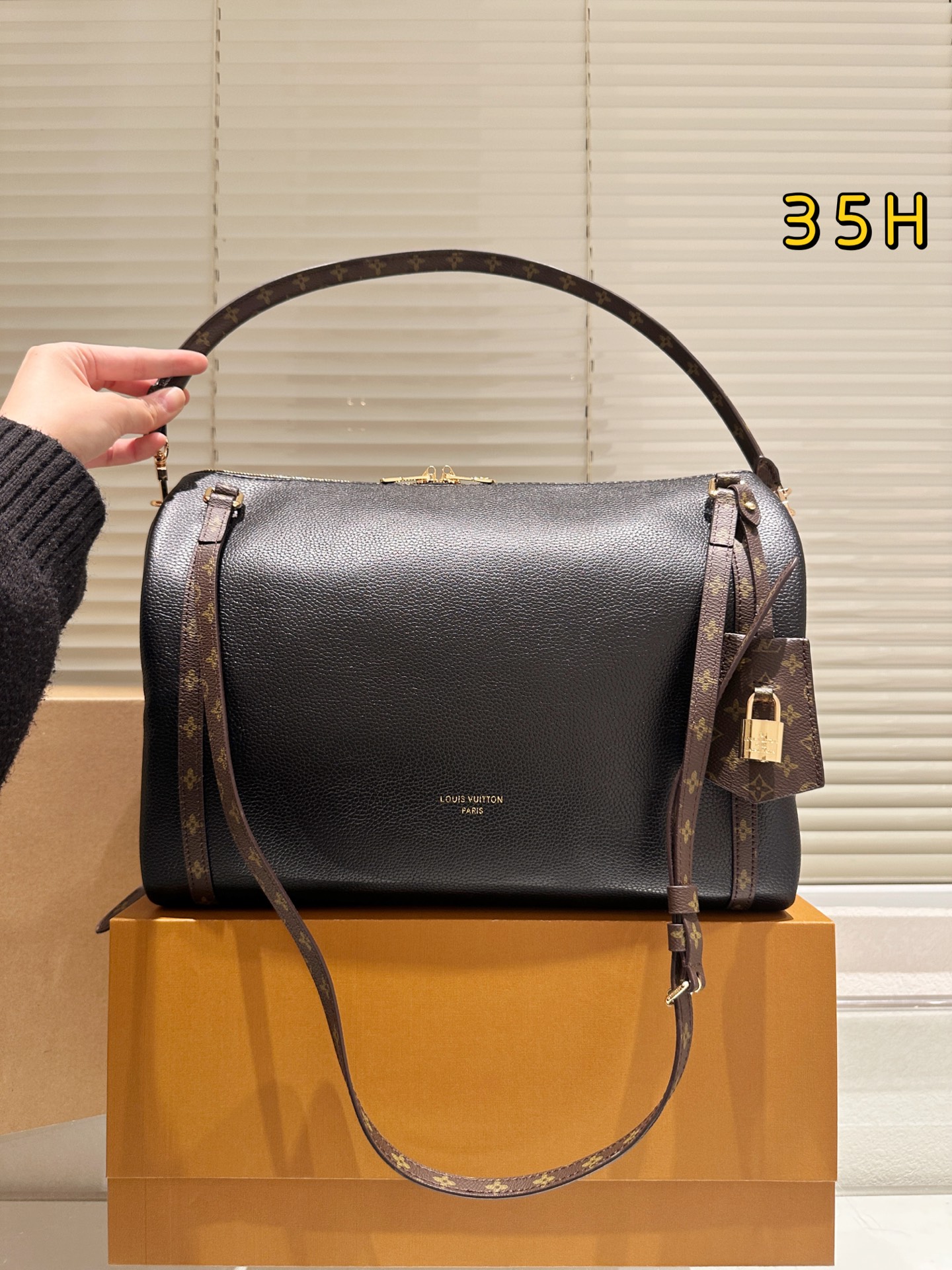 大人気偽物 トートバッグ ロゴ カーフスキン