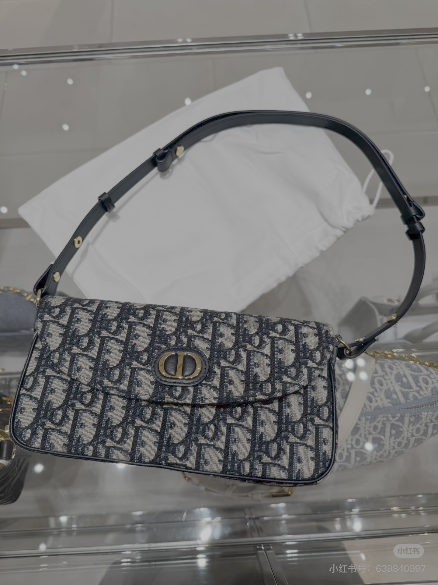 大人気偽物 トートバッグ ロゴ カーフスキン