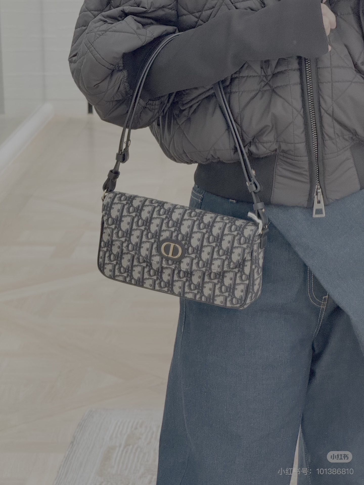 大人気偽物 トートバッグ ロゴ カーフスキン