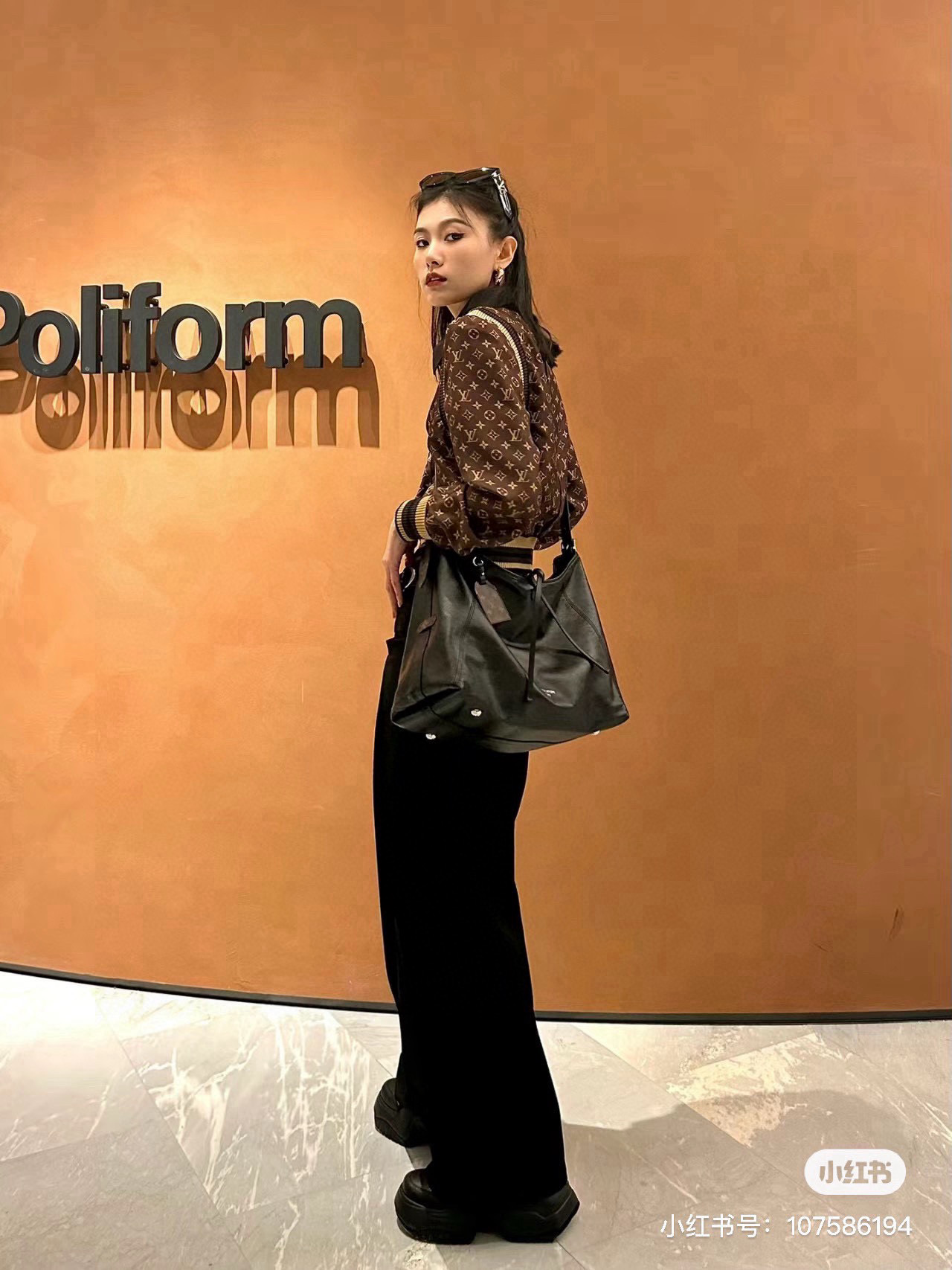 大人気偽物 トートバッグ ロゴ カーフスキン