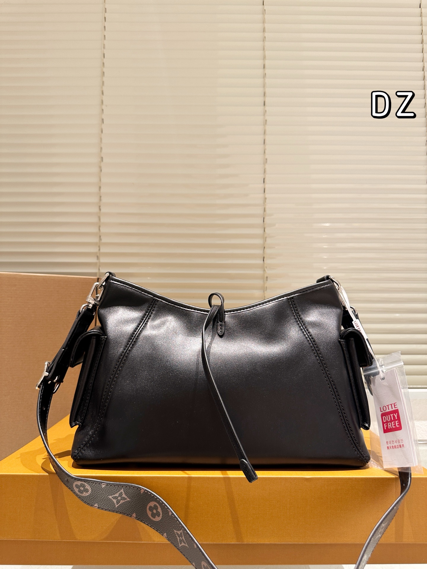 大人気偽物 トートバッグ ロゴ カーフスキン