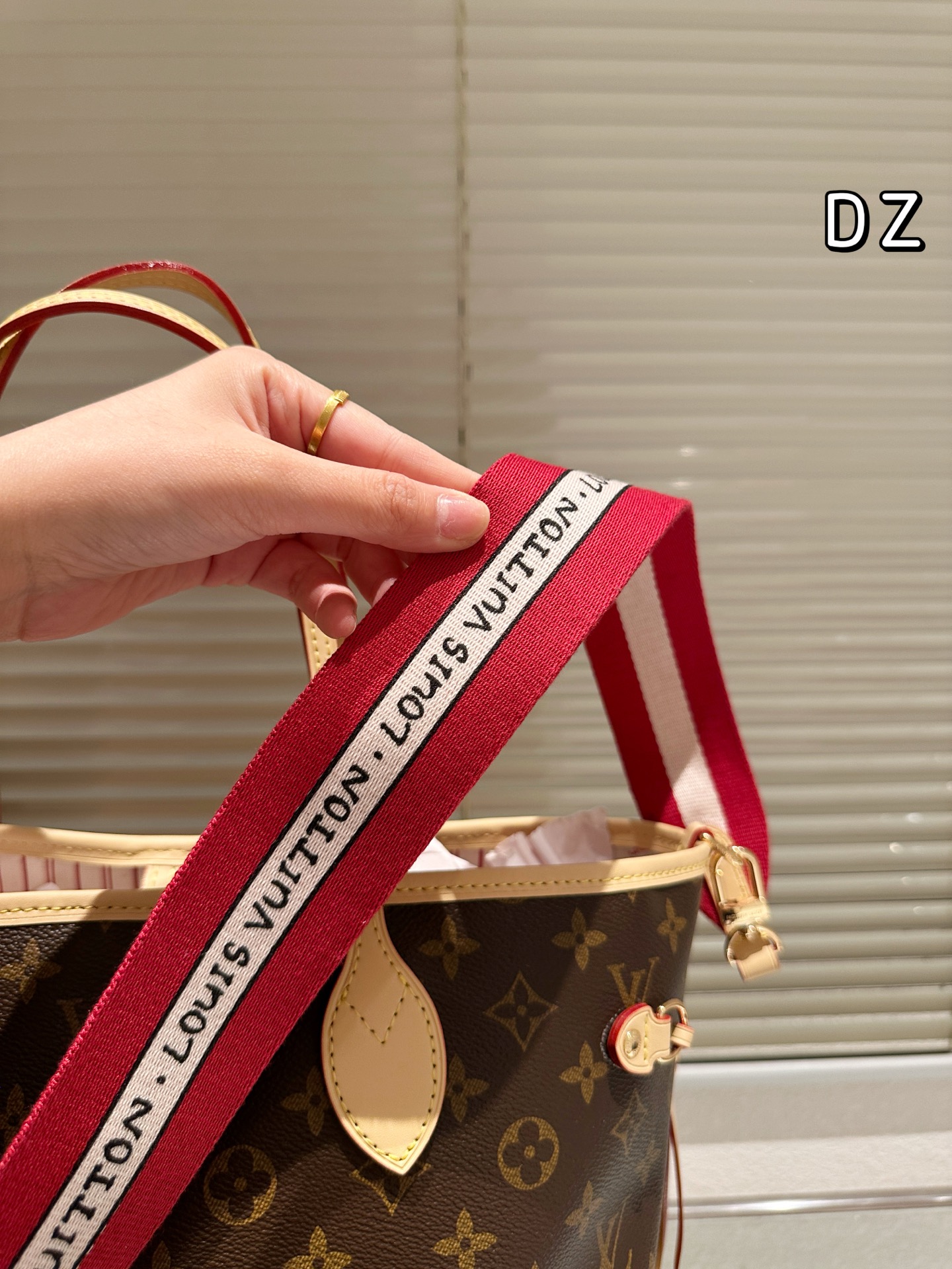 大人気偽物 トートバッグ ロゴ カーフスキン