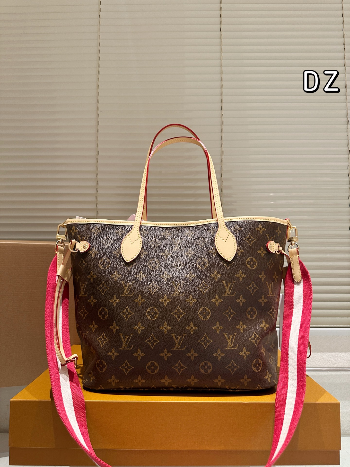 大人気偽物 トートバッグ ロゴ カーフスキン