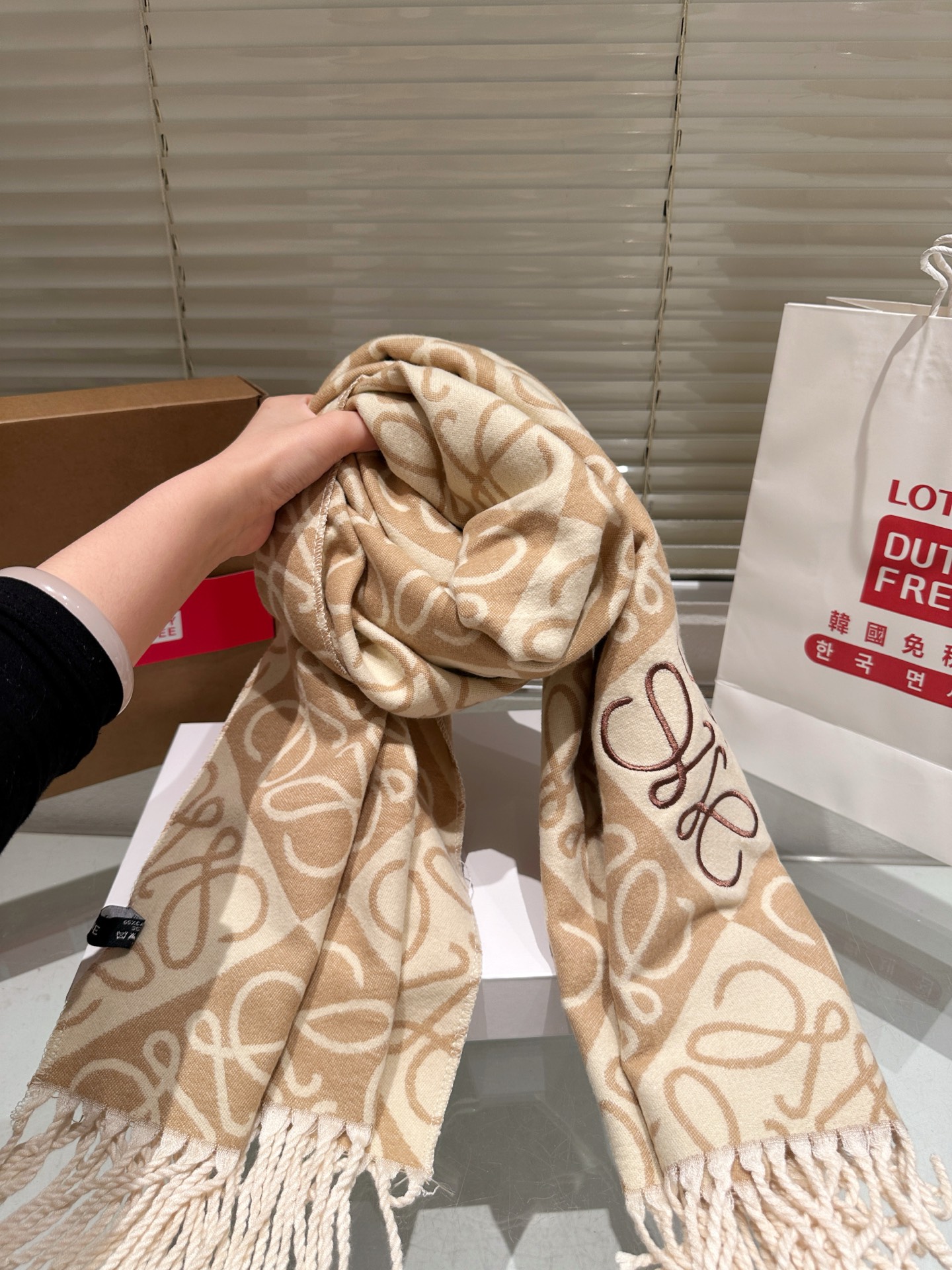 大人気偽物 トートバッグ ロゴ カーフスキン