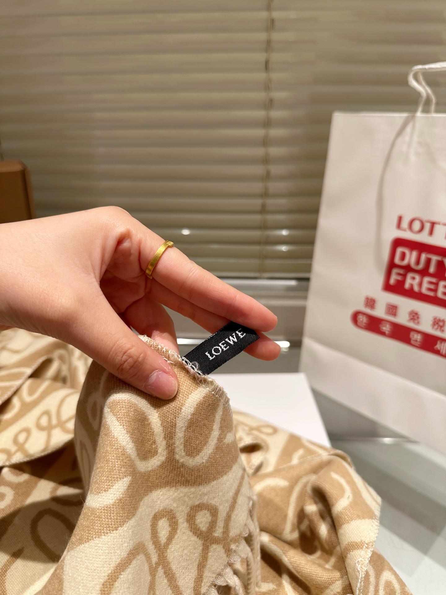 大人気偽物 トートバッグ ロゴ カーフスキン