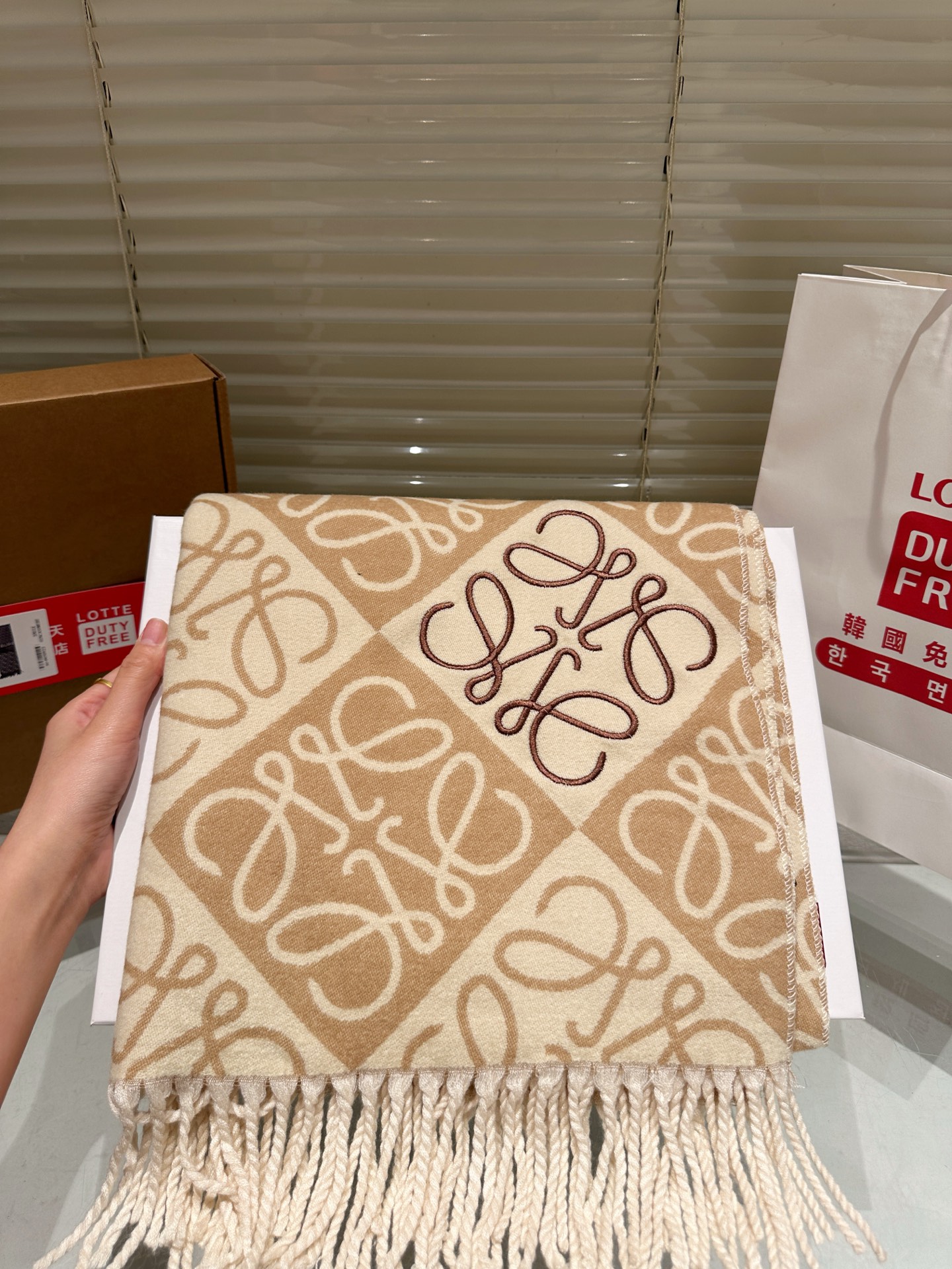 大人気偽物 トートバッグ ロゴ カーフスキン