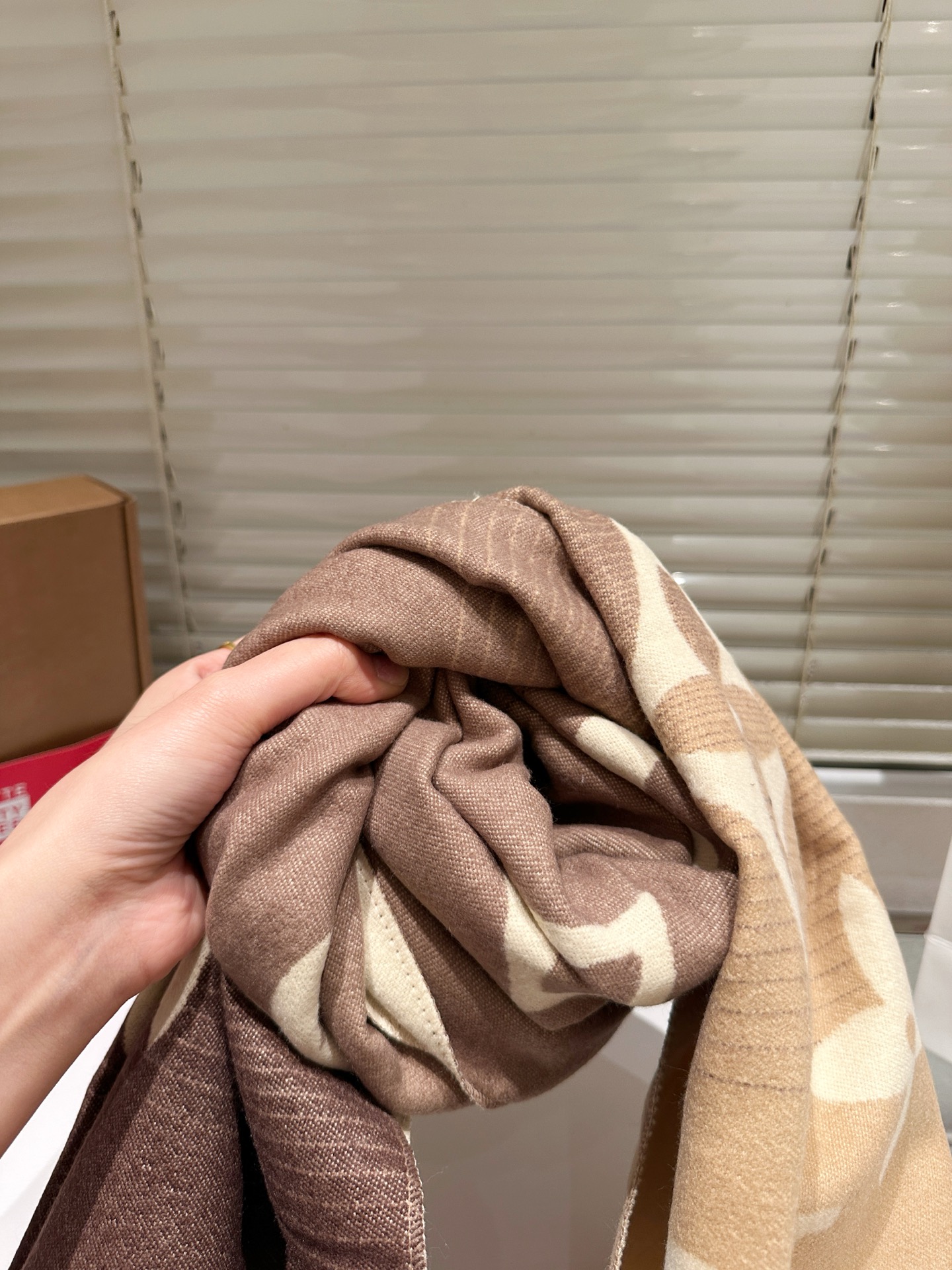 大人気偽物 トートバッグ ロゴ カーフスキン