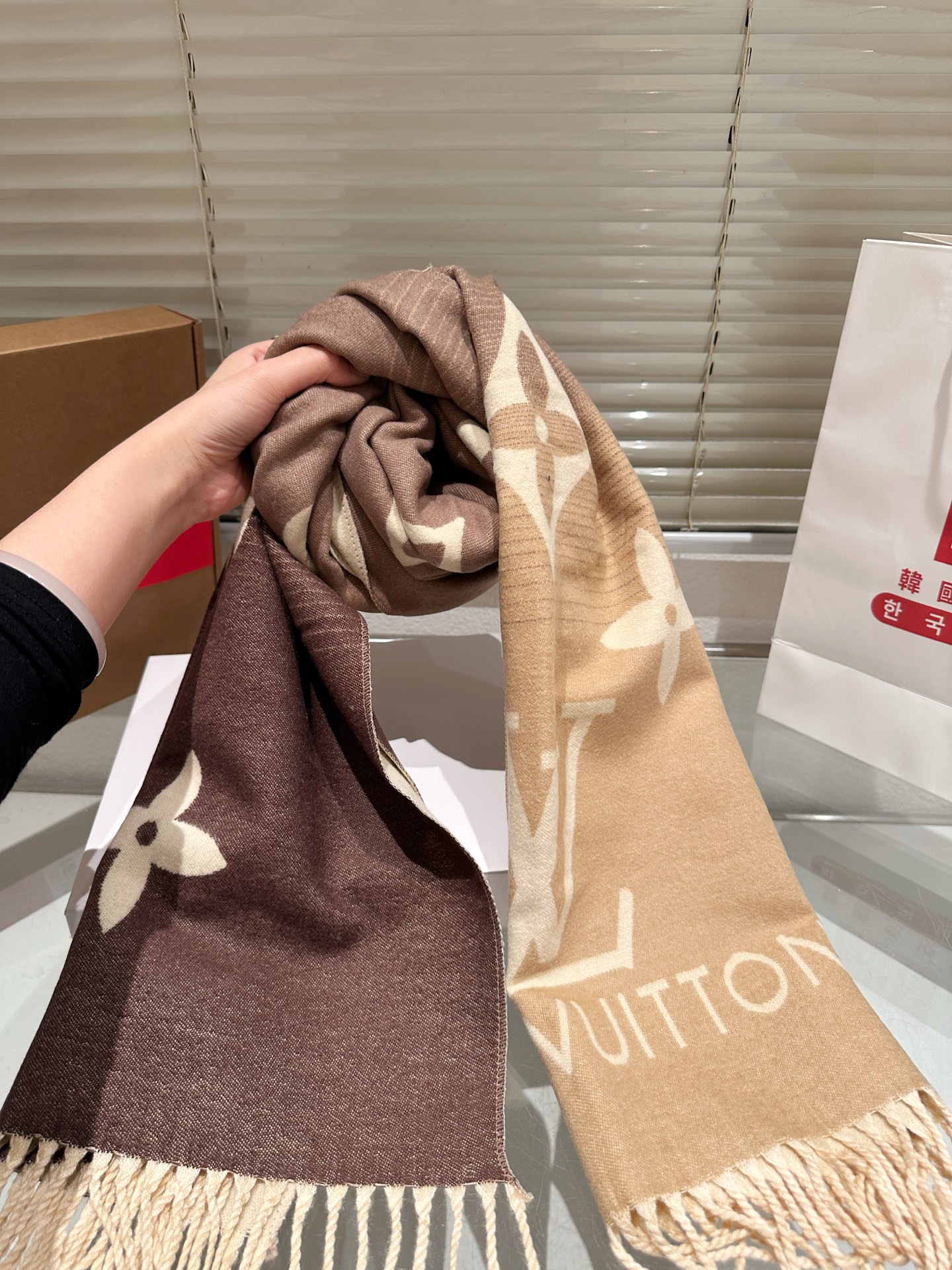 大人気偽物 トートバッグ ロゴ カーフスキン