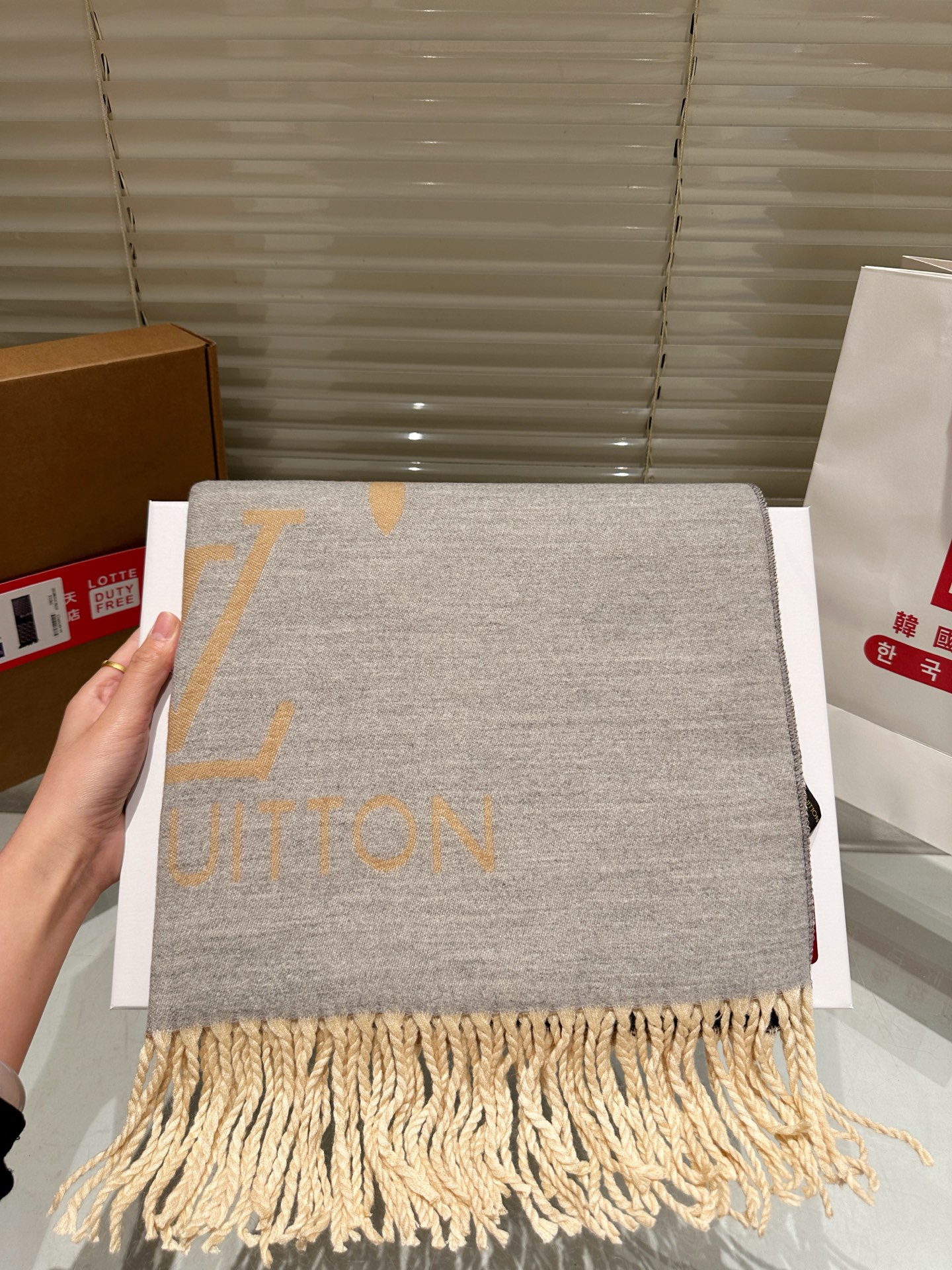 大人気偽物 トートバッグ ロゴ カーフスキン