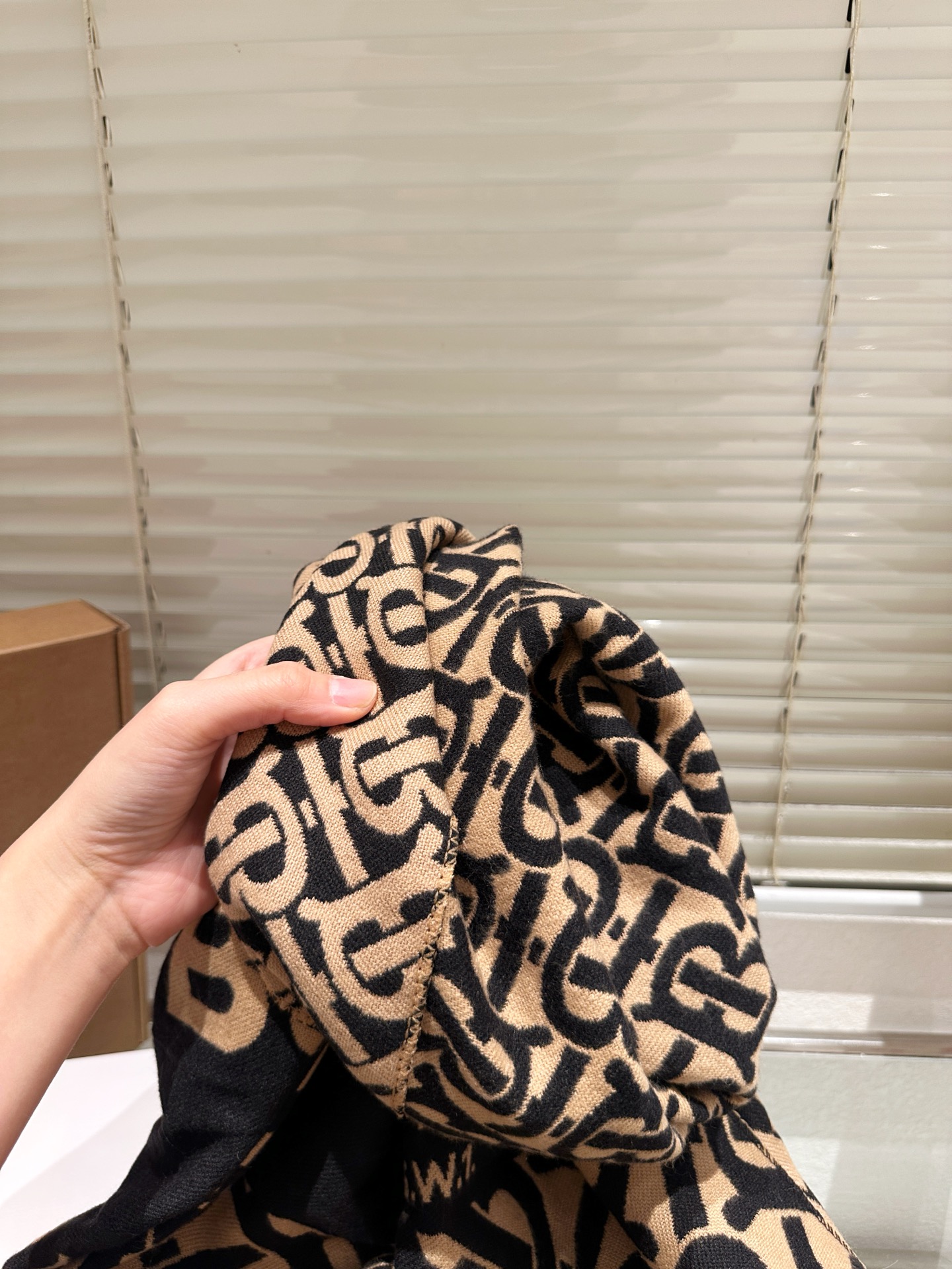 大人気偽物 トートバッグ ロゴ カーフスキン