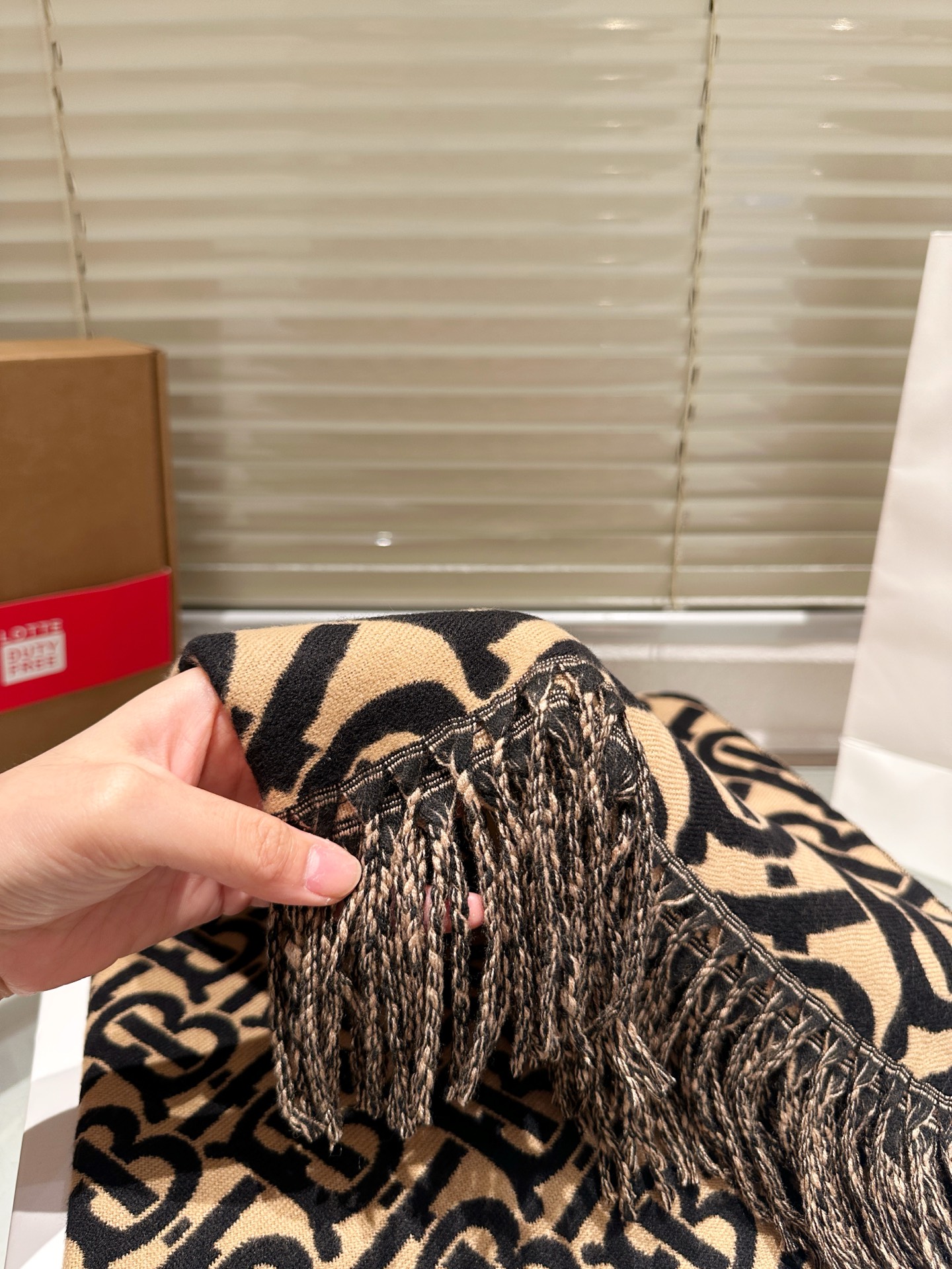 大人気偽物 トートバッグ ロゴ カーフスキン