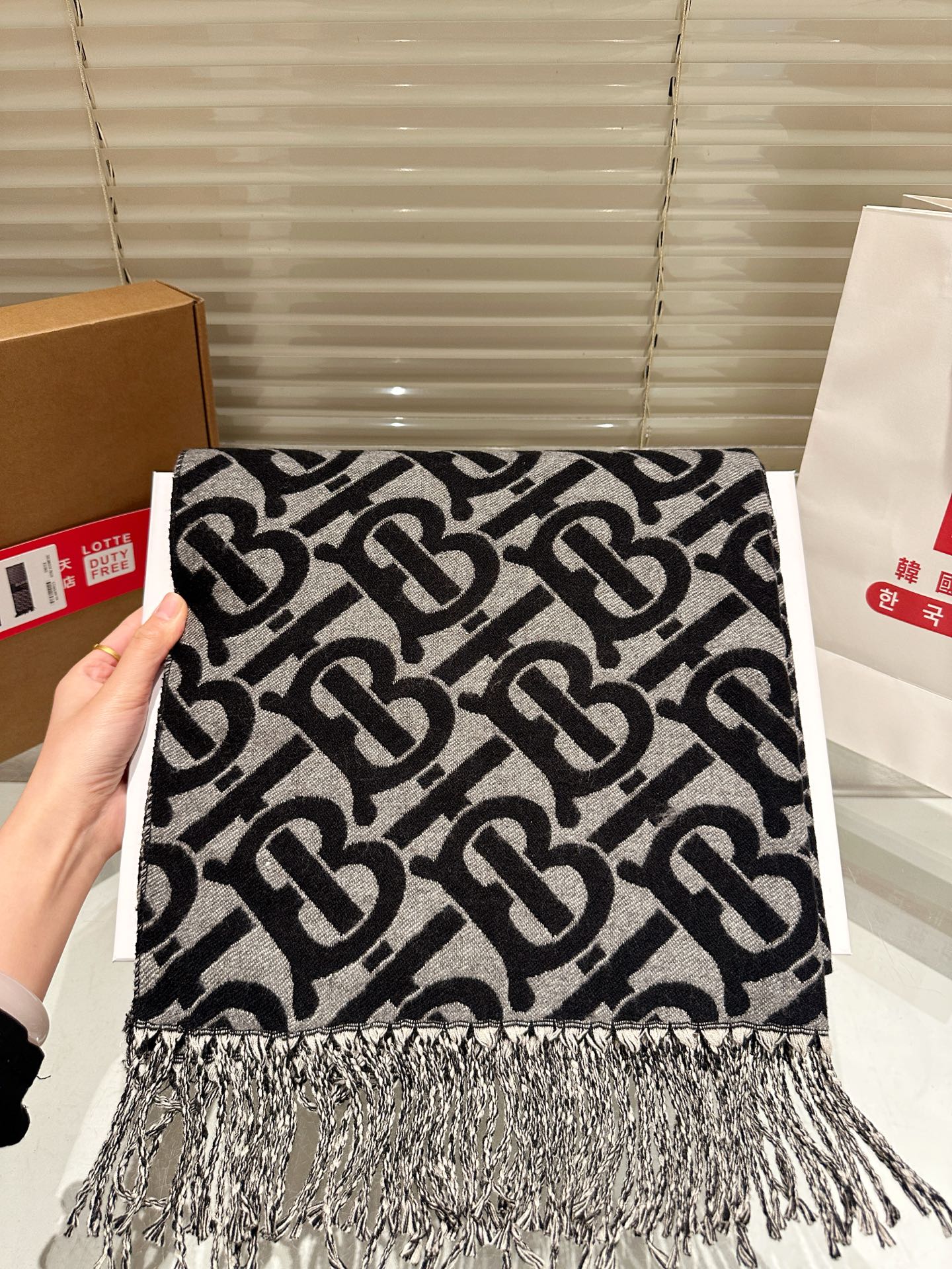 大人気偽物 トートバッグ ロゴ カーフスキン