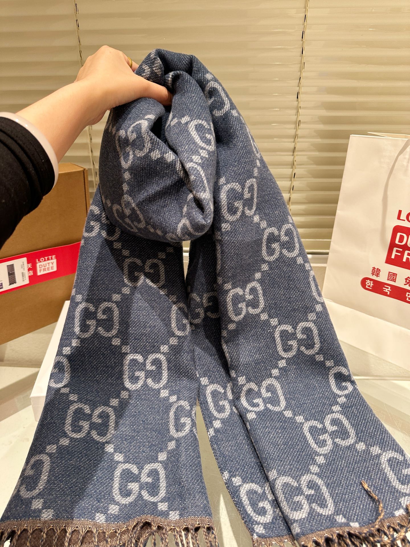 大人気偽物 トートバッグ ロゴ カーフスキン