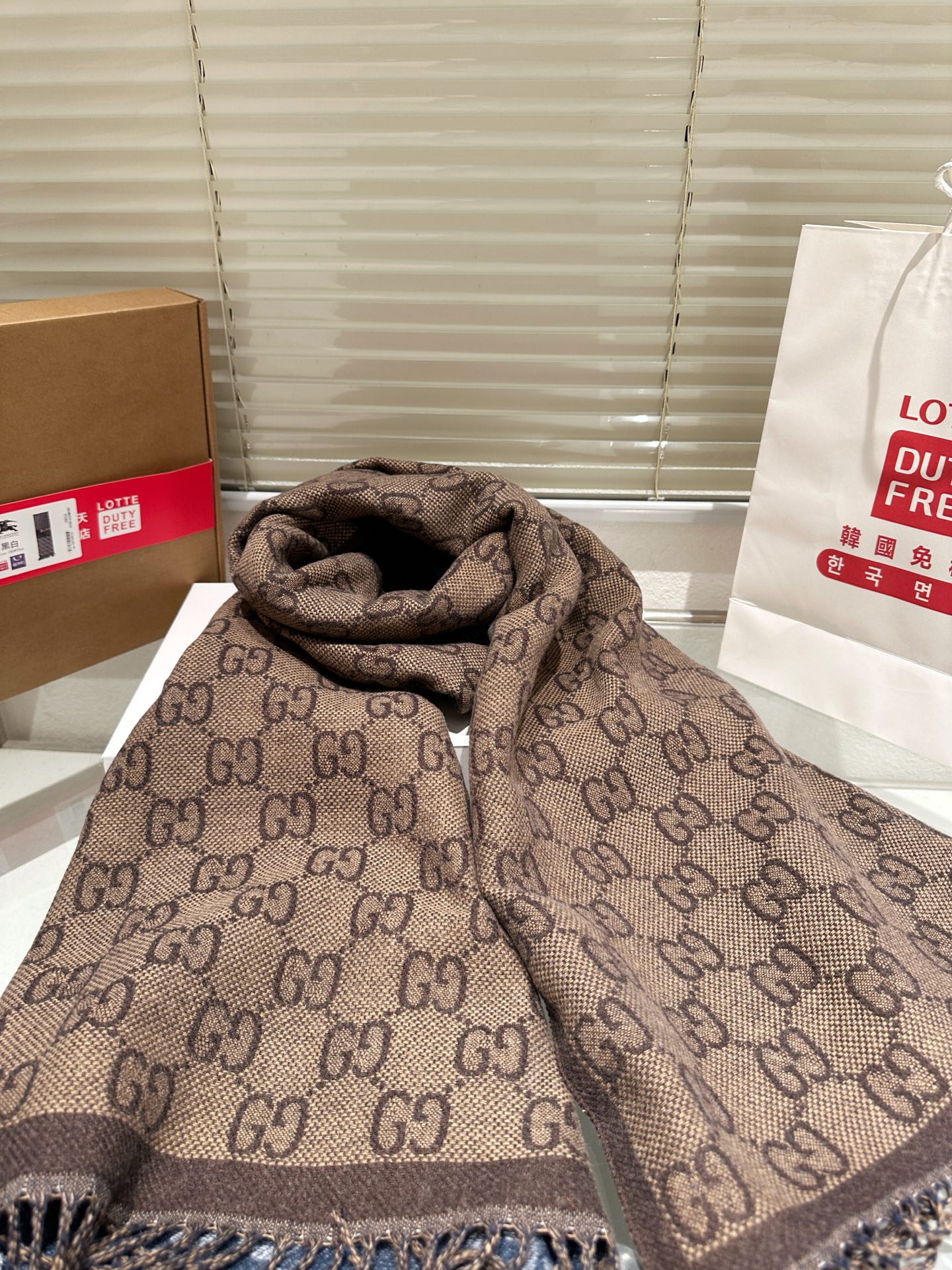 大人気偽物 トートバッグ ロゴ カーフスキン