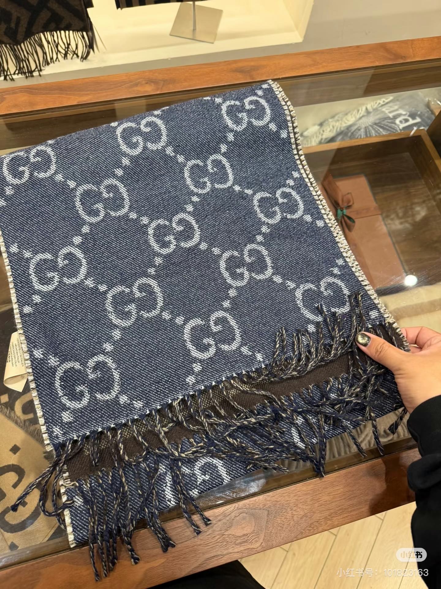 大人気偽物 トートバッグ ロゴ カーフスキン