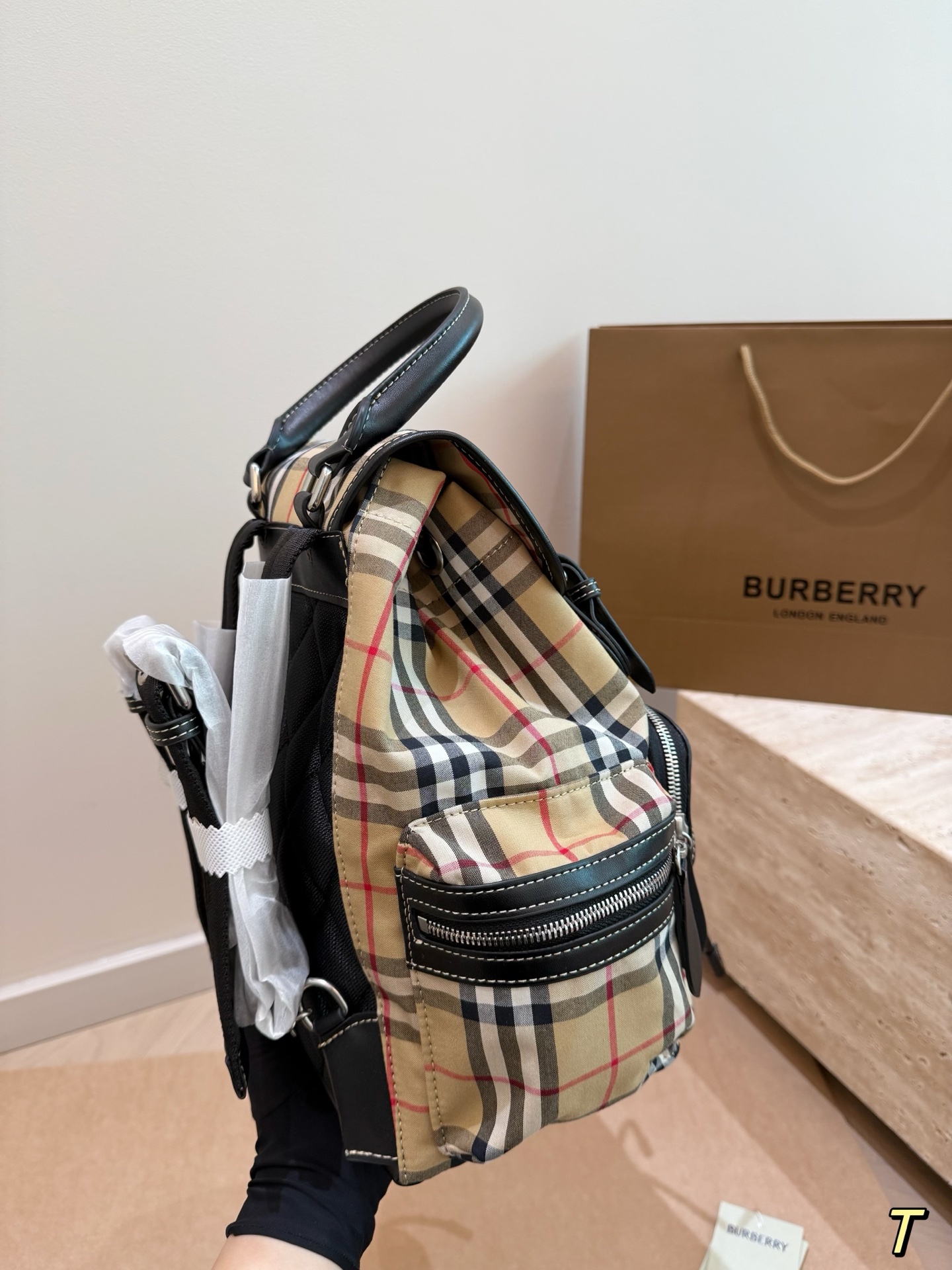 Burberry bag size：28*32cm — photo 4