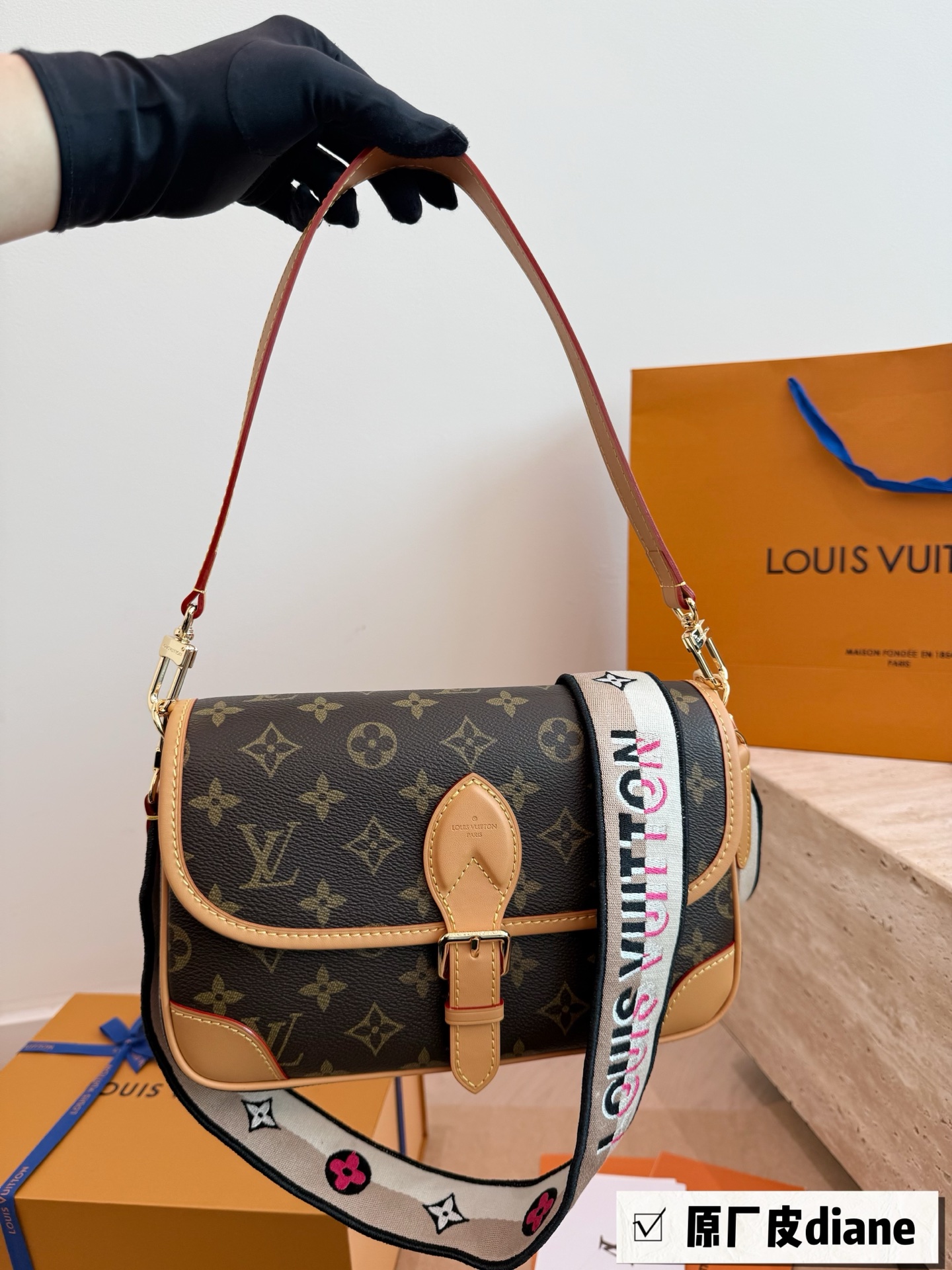 P480 Top Order, All Steel Hardware, Chip Scan Code | Lv New Diane Old Flower Baguette Bag Catwalk Style Single Shoulder Crossbody Underarm Bag With Floral Embroidered Shoulder Strap, All Steel Hardware | Size: 24 15 9cm, With 2 Shoulder Straps, Both Can Be Detached, Picture Complete Package