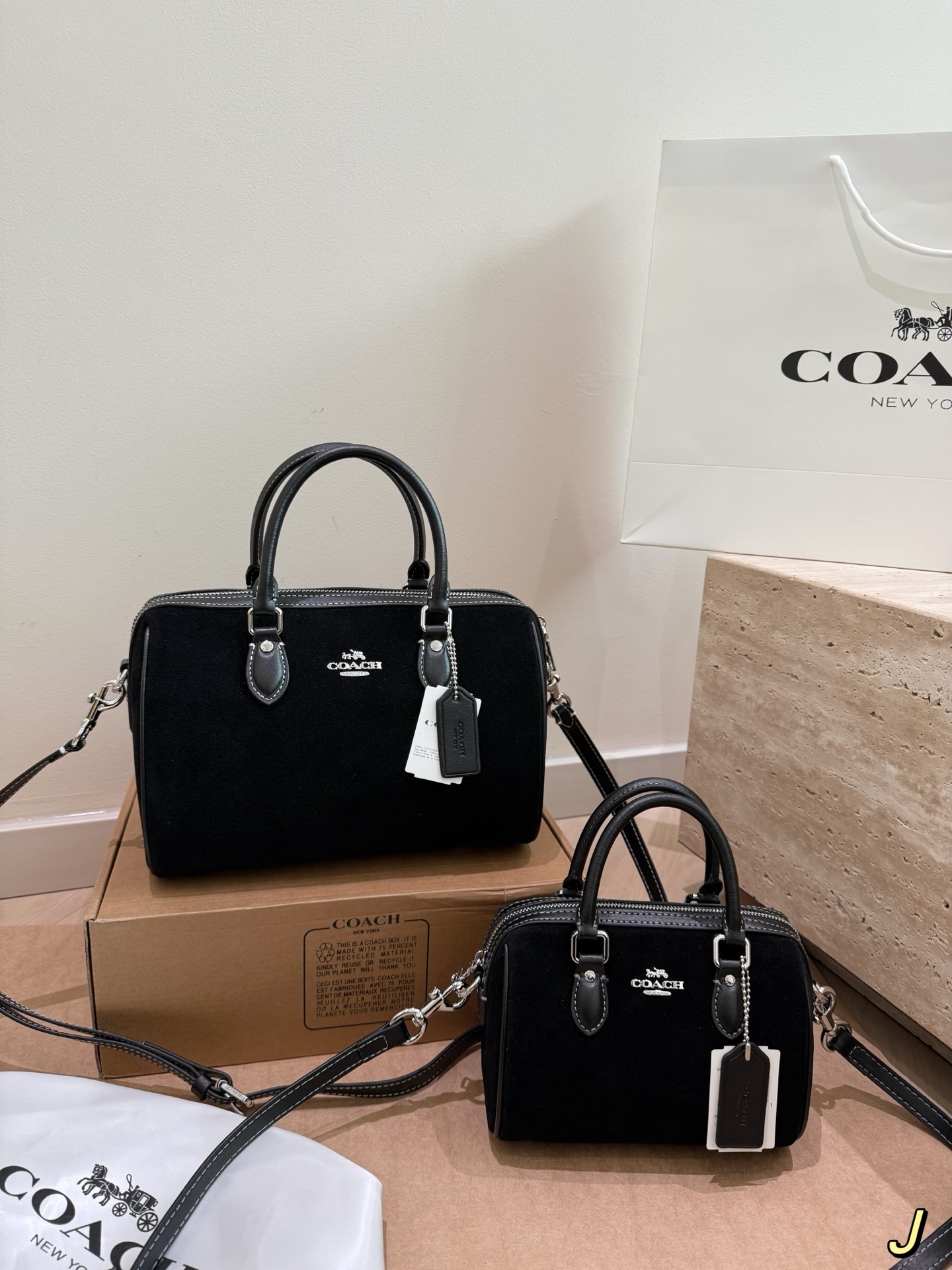Gamuza Coach🍉 mini Rowan nuevo, original de Coach, bolso almohada, herrajes originales YKK con tela exquisita, artesan…